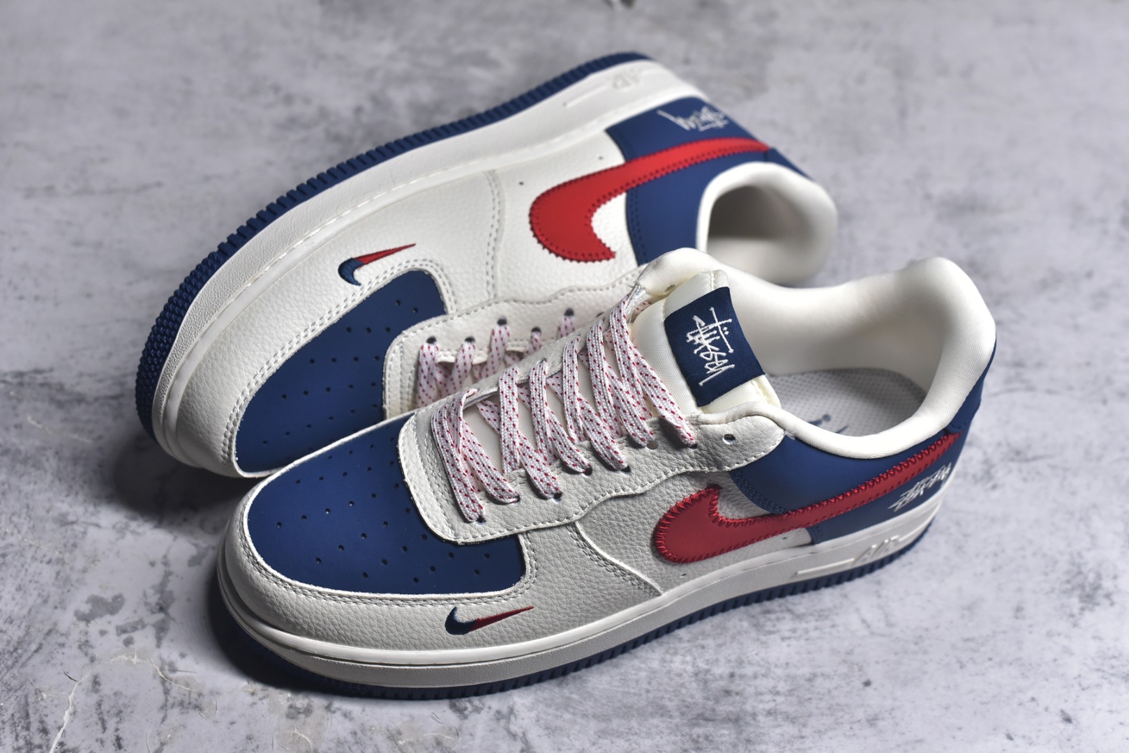 图片[7]-#Nike Air Force 1\’07 Low 斯图西联名 米蓝红针织勾 空军一号定制休闲板鞋 KJ1688-008 #原楦头原纸板 原装鞋盒 定制五金配件 内置全掌气垫 原厂鞋底 尺码：36 36.5 37.5 38 38.5 39 40 40.5 41 42 42.5 43 44 44.5 45 9.D4-选品中心