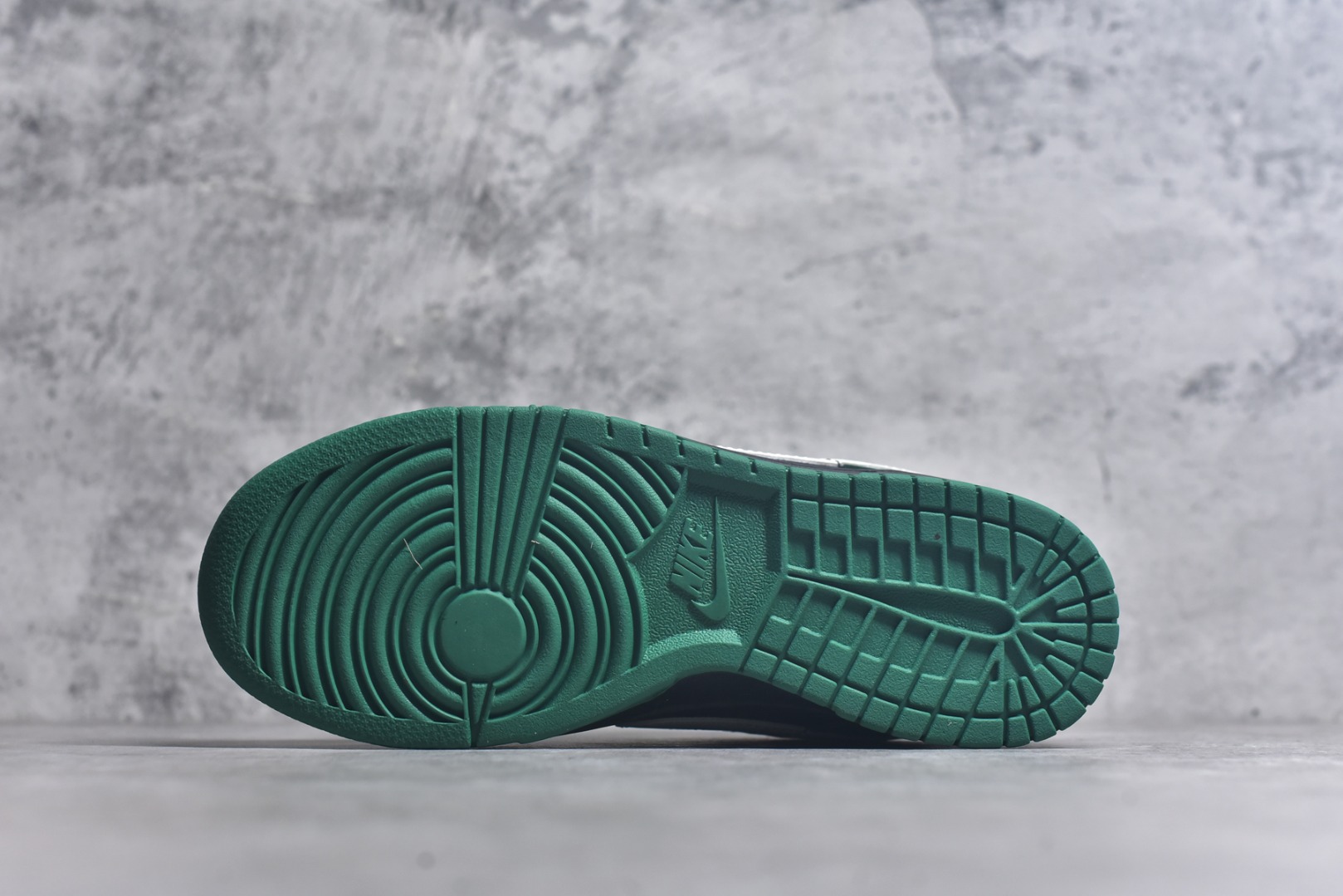 图片[6]-#Nike SB Dunk Low Bape联名 米黑绿双勾 周年高端定制 低帮休闲板鞋 QW5836-015 #定制鞋盒 大厂纯原品质出货 超高清洁度 皮料切割干净无任何毛边 细节完美 尺码：36 36.5 37.5 38 38.5 39 40 40.5 41 42 42.5 43 44 44.5 45 9.E5-选品中心