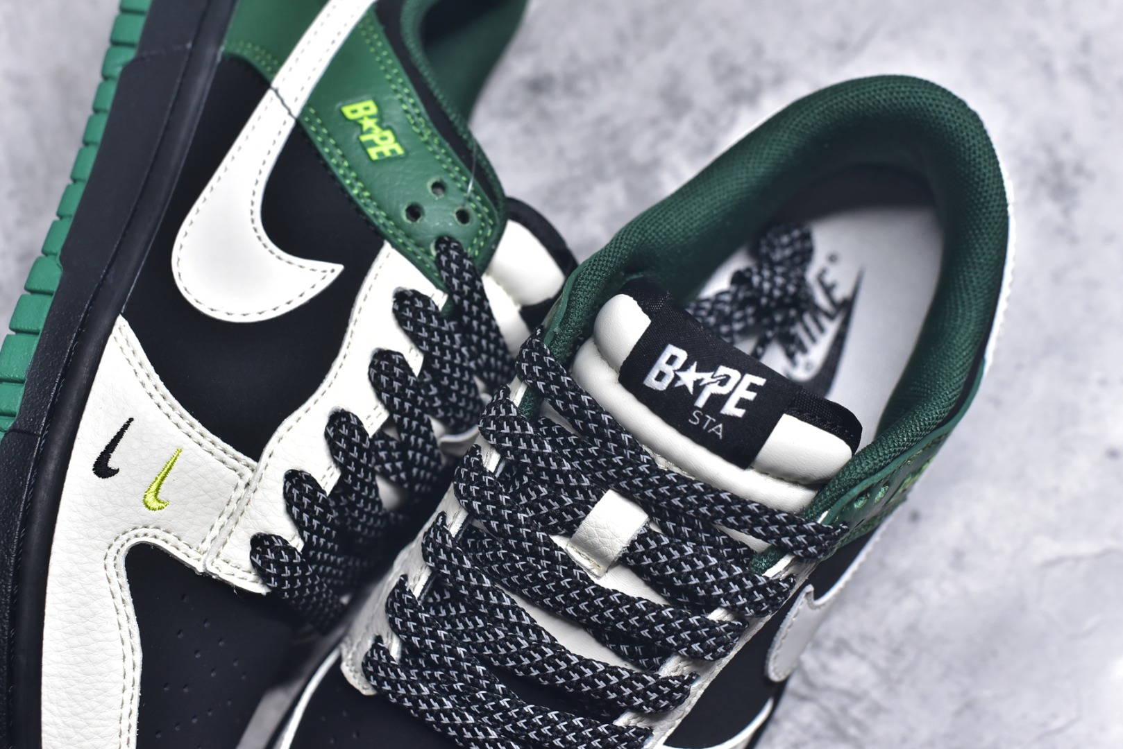图片[9]-#Nike SB Dunk Low Bape联名 米黑绿双勾 周年高端定制 低帮休闲板鞋 QW5836-015 #定制鞋盒 大厂纯原品质出货 超高清洁度 皮料切割干净无任何毛边 细节完美 尺码：36 36.5 37.5 38 38.5 39 40 40.5 41 42 42.5 43 44 44.5 45 9.E5-选品中心