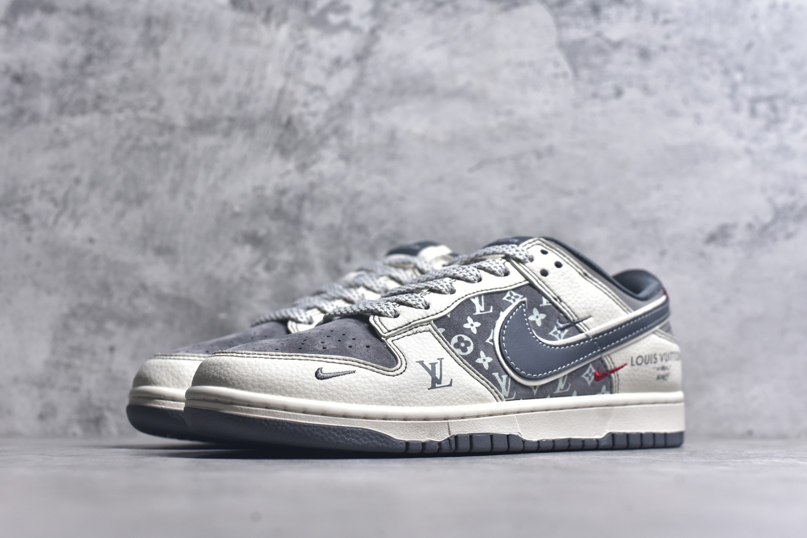 图片[2]-#Nike SB Dunk Low LV联名 灰红小勾 周年高端定制 低帮休闲板鞋 YX5066-367 #定制鞋盒 大厂纯原品质出货 超高清洁度 皮料切割干净无任何毛边 细节完美 尺码：36 36.5 37.5 38 38.5 39 40 40.5 41 42 42.5 43 44 44.5 45 9.E5-选品中心
