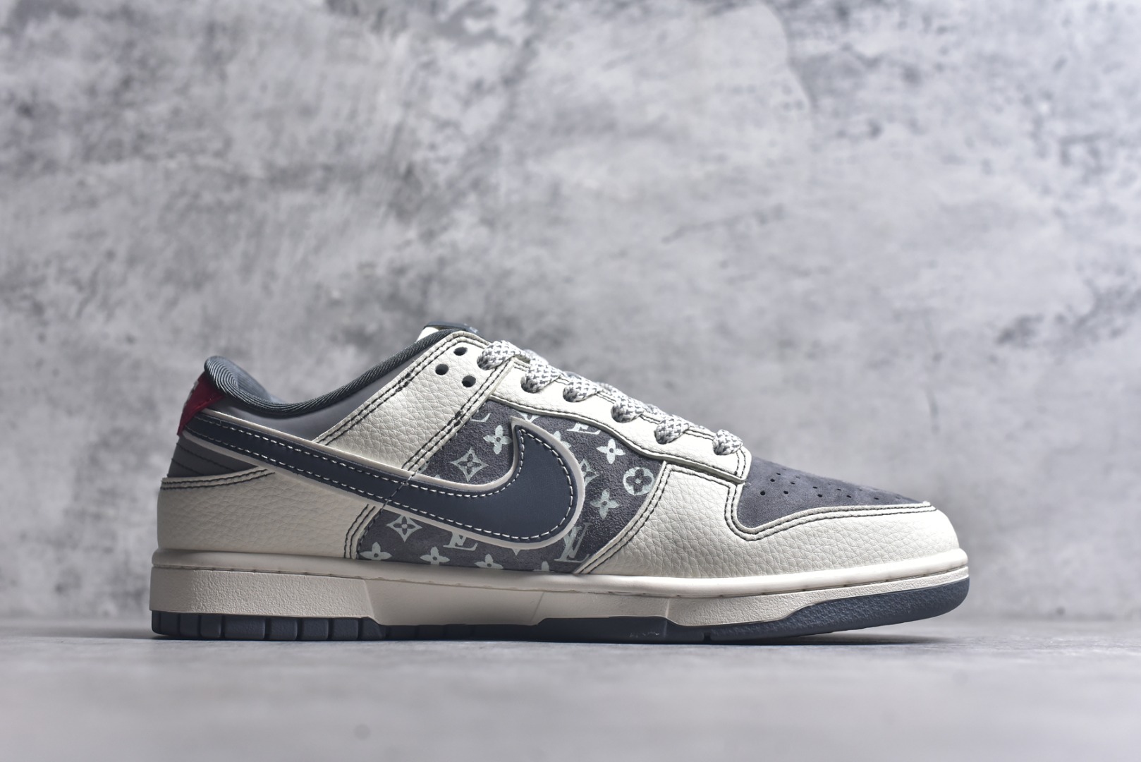 图片[3]-#Nike SB Dunk Low LV联名 灰红小勾 周年高端定制 低帮休闲板鞋 YX5066-367 #定制鞋盒 大厂纯原品质出货 超高清洁度 皮料切割干净无任何毛边 细节完美 尺码：36 36.5 37.5 38 38.5 39 40 40.5 41 42 42.5 43 44 44.5 45 9.E5-选品中心
