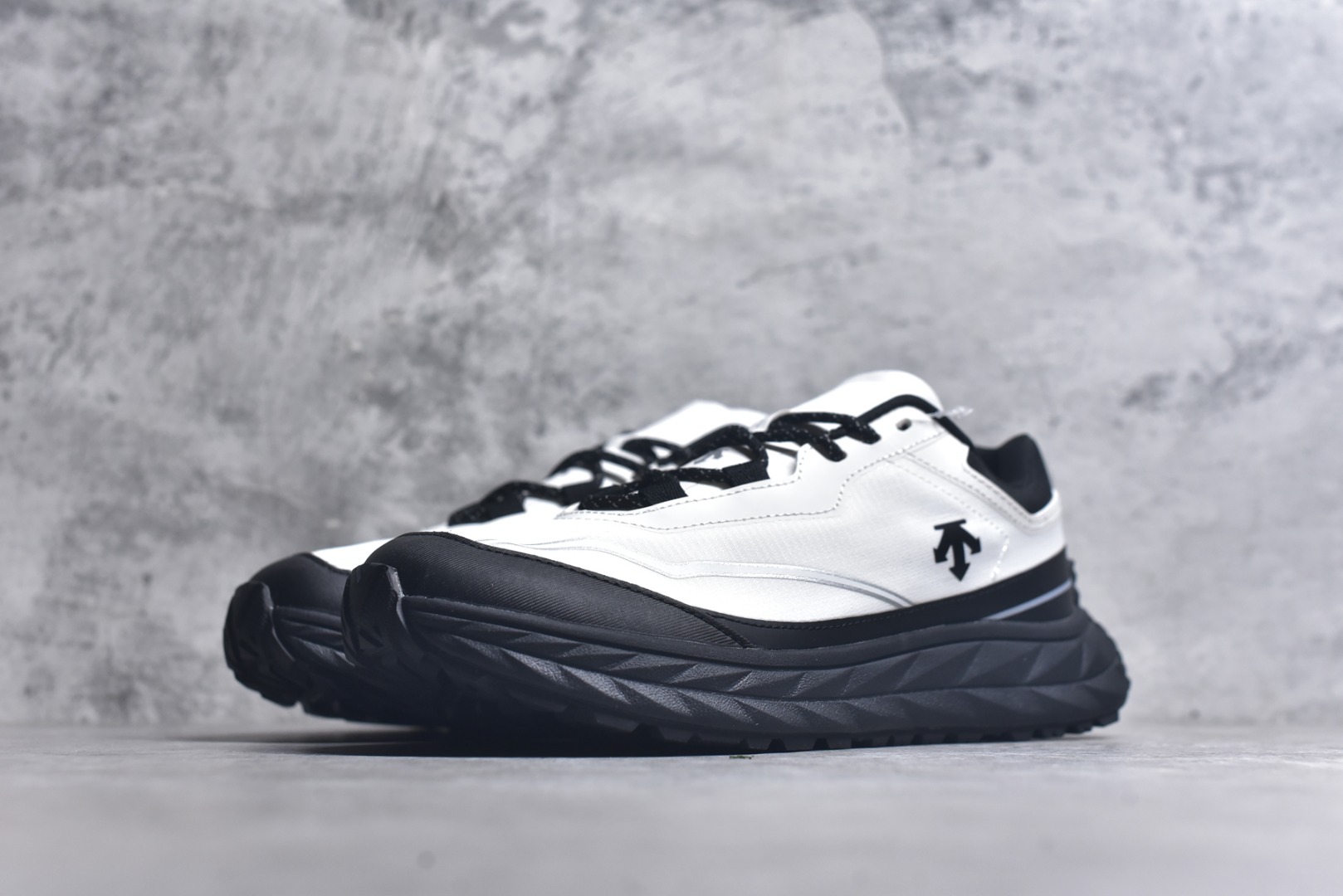 图片[2]-#迪桑特DESCENTE TERRAIND 舒适柔软 防滑耐磨低帮 登山鞋 货号：SQ323LCR95 尺码：36-45-选品中心