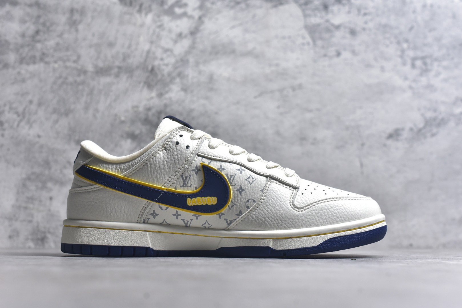 图片[3]-#Nike SB Dunk Low 三方联名 白蓝金 高端定制 低帮休闲板鞋 SC0601-457 #定制鞋盒 大厂纯原品质出货 超高清洁度 皮料切割干净无任何毛边 细节完美 尺码：36 36.5 37.5 38 38.5 39 40 40.5 41 42 42.5 43 44 44.5 45 9.E5-选品中心