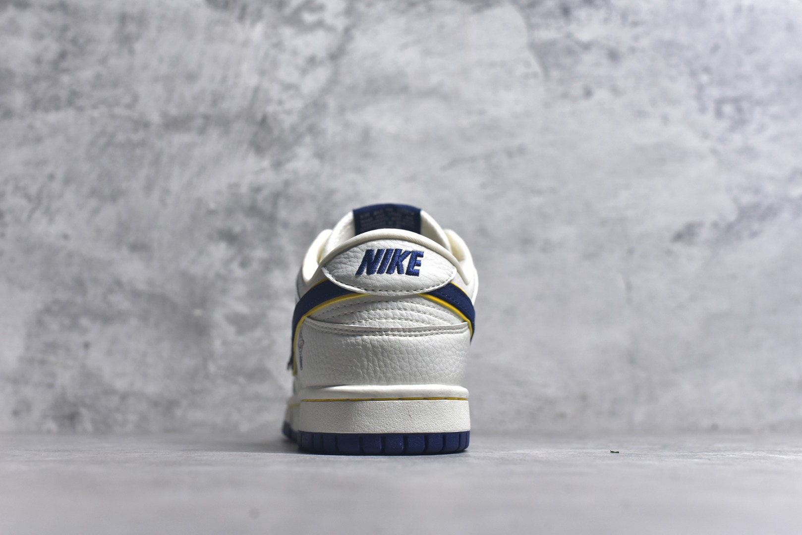 图片[5]-#Nike SB Dunk Low 三方联名 白蓝金 高端定制 低帮休闲板鞋 SC0601-457 #定制鞋盒 大厂纯原品质出货 超高清洁度 皮料切割干净无任何毛边 细节完美 尺码：36 36.5 37.5 38 38.5 39 40 40.5 41 42 42.5 43 44 44.5 45 9.E5-选品中心