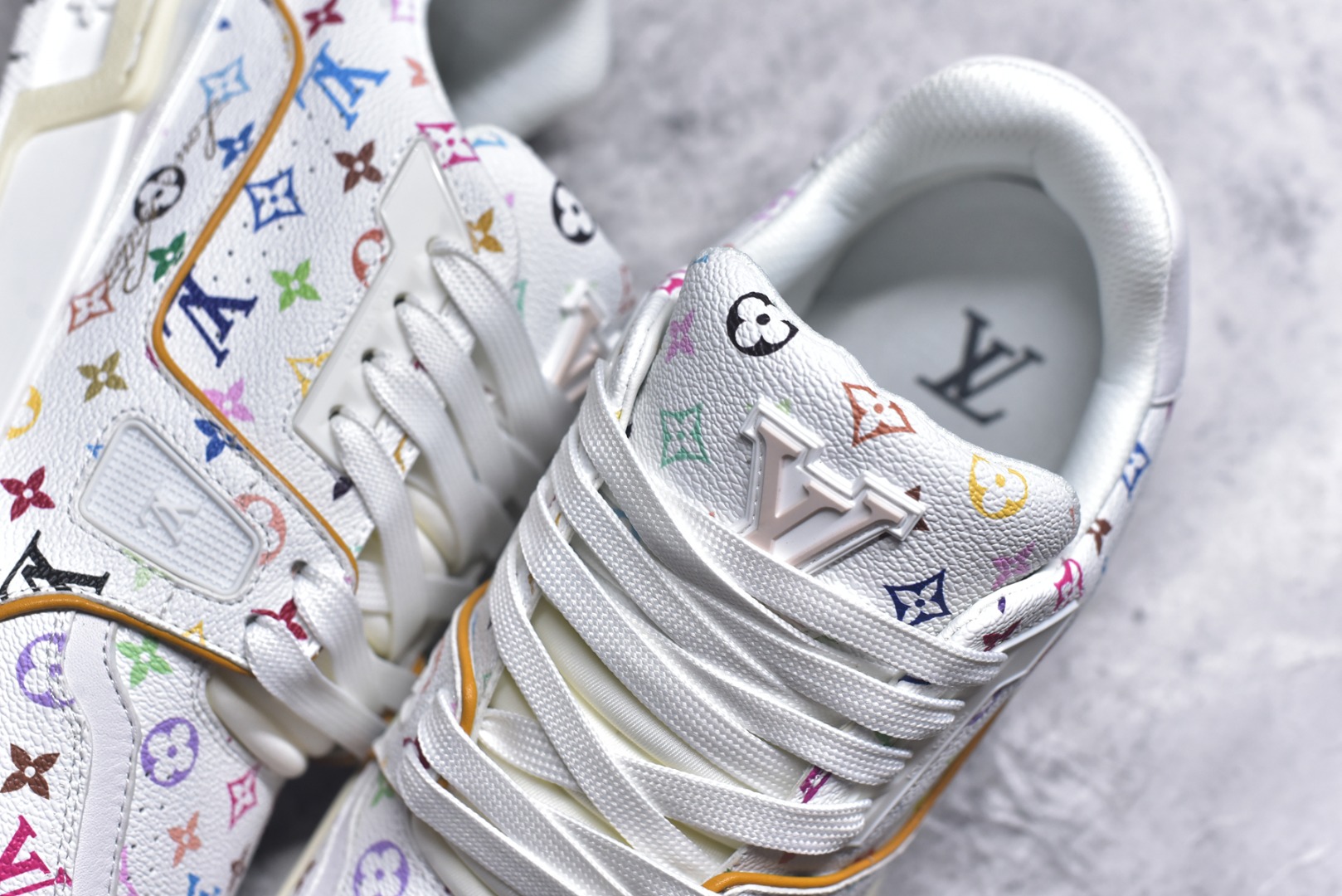 图片[9]-#AM-甄选 碾压市场7××版本 独家𝑻𝒓𝒂𝒊𝒏𝒆𝒓 现货入库💪🏻 救市品质 走量拉新神器 独家高定版最强平替 价格优势碾压市场 救市批次 高端零售 外贸专供 原版购入开发 正确空胶工艺 ZP级全套包装 完美楦型 正确卡色 大底TPU 质感媲美原版 细节与原版一致 注意区分市面通货 比肩高定 尺码：35-46-选品中心