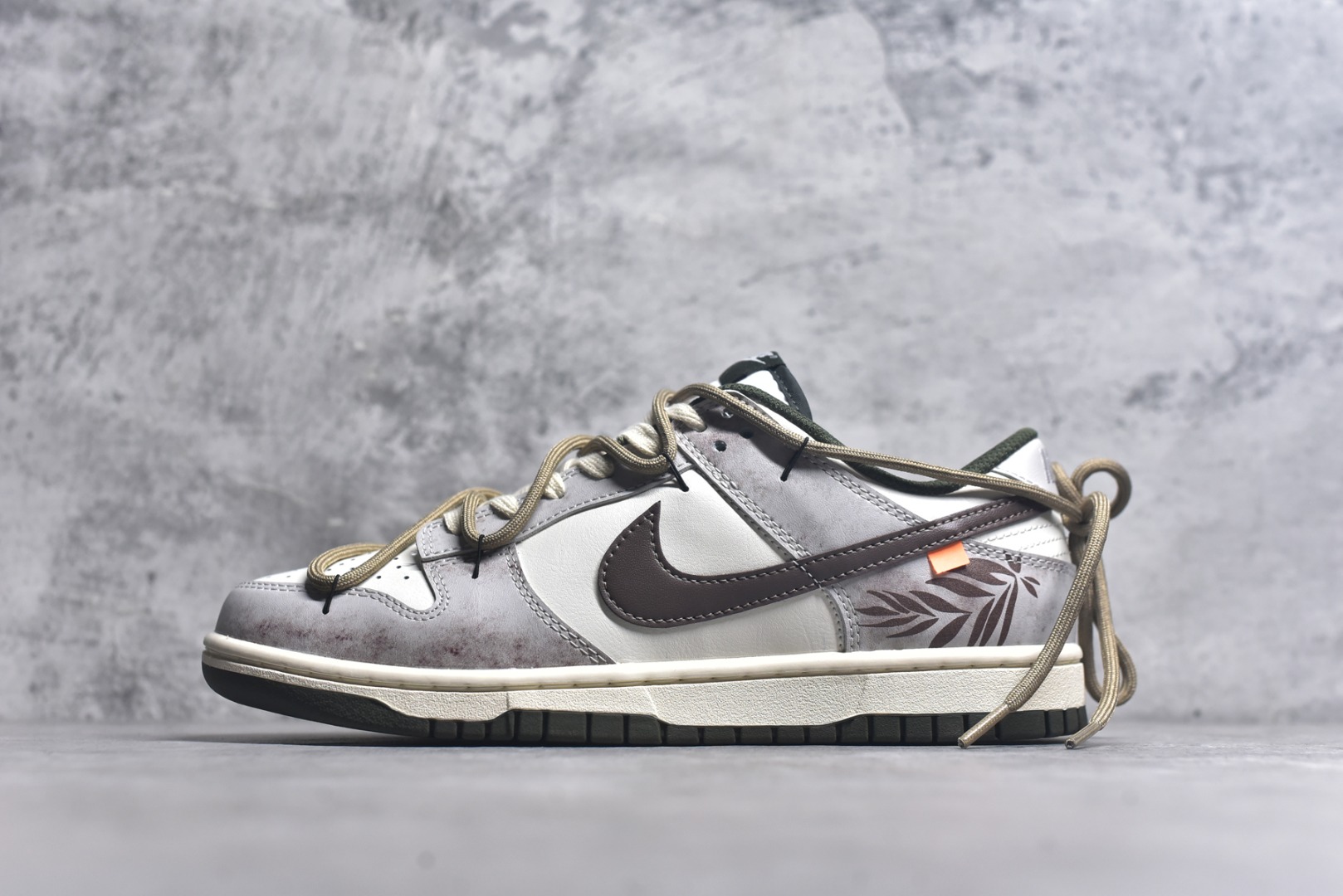 #Nike SB Dunk Low 绑带 周年高端定制 低帮休闲板鞋 HF5441-102 #定制鞋盒 大厂纯原品质出货 超高清洁度 皮料切割干净无任何毛边 细节完美 尺码：40 40.5 41 42 42.5 43 44 44.5 45 9.E5-选品中心