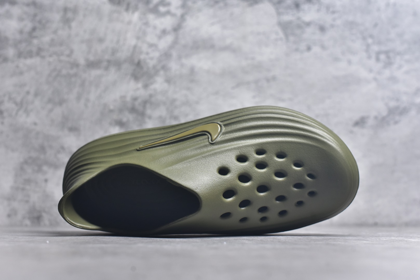 图片[4]-#Nike Reactx Rejuven 8 耐克新款夏季沙滩凉鞋拖鞋洞洞鞋 HV5060-201 市场最高版本 没有之一 品质细节远远超越市面版本 欢迎对比 脚感材料都是原版同步 比市场货好太多 正确组合底 超高清洁度 完美版型 区别市面通货 采用质感柔软且出众回弹的 ReactX泡绵，发泡组合大底 脚感十分舒适，缔造非凡舒适的日常穿着体验，助你保持活力。 尺码：36-49.5 建议选大半码到一码-选品中心