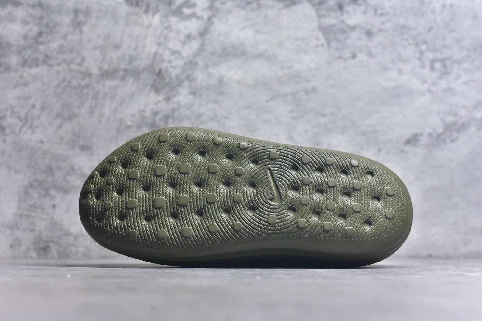 图片[6]-#Nike Reactx Rejuven 8 耐克新款夏季沙滩凉鞋拖鞋洞洞鞋 HV5060-201 市场最高版本 没有之一 品质细节远远超越市面版本 欢迎对比 脚感材料都是原版同步 比市场货好太多 正确组合底 超高清洁度 完美版型 区别市面通货 采用质感柔软且出众回弹的 ReactX泡绵，发泡组合大底 脚感十分舒适，缔造非凡舒适的日常穿着体验，助你保持活力。 尺码：36-49.5 建议选大半码到一码-选品中心