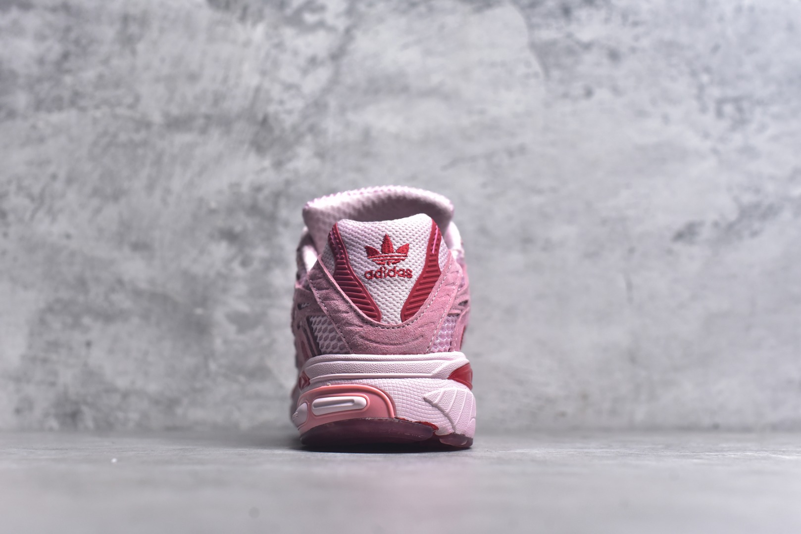 图片[5]-#Unheardof x AD Originals Adistar Cushion 3 舒适百搭防滑耐磨低帮休闲跑步鞋 联名粉红色 JS2974 实拍调校N版已经零色差零失真 百分百还原实物色彩所见即所得 不存在货不对板色差等低级问题 选购参考实物拍摄 不混卖不参货 只用心做好货严格选品 承诺混一赔十 尺码：36 36.5 37.5 38 38.5 39 40 40.5 41 42 42.5 43 44 44.5 45-选品中心