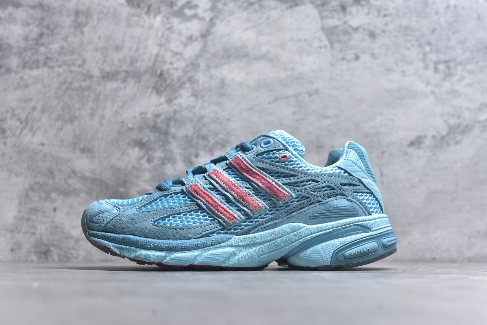 #Unheardof x AD Originals Adistar Cushion 3 舒适百搭防滑耐磨低帮休闲跑步鞋 联名蓝色 JS2973 实拍调校N版已经零色差零失真 百分百还原实物色彩所见即所得 不存在货不对板色差等低级问题 选购参考实物拍摄 不混卖不参货 只用心做好货严格选品 承诺混一赔十 尺码：36 36.5 37.5 38 38.5 39 40 40.5 41 42 42.5 43 44 44.5 45-选品中心