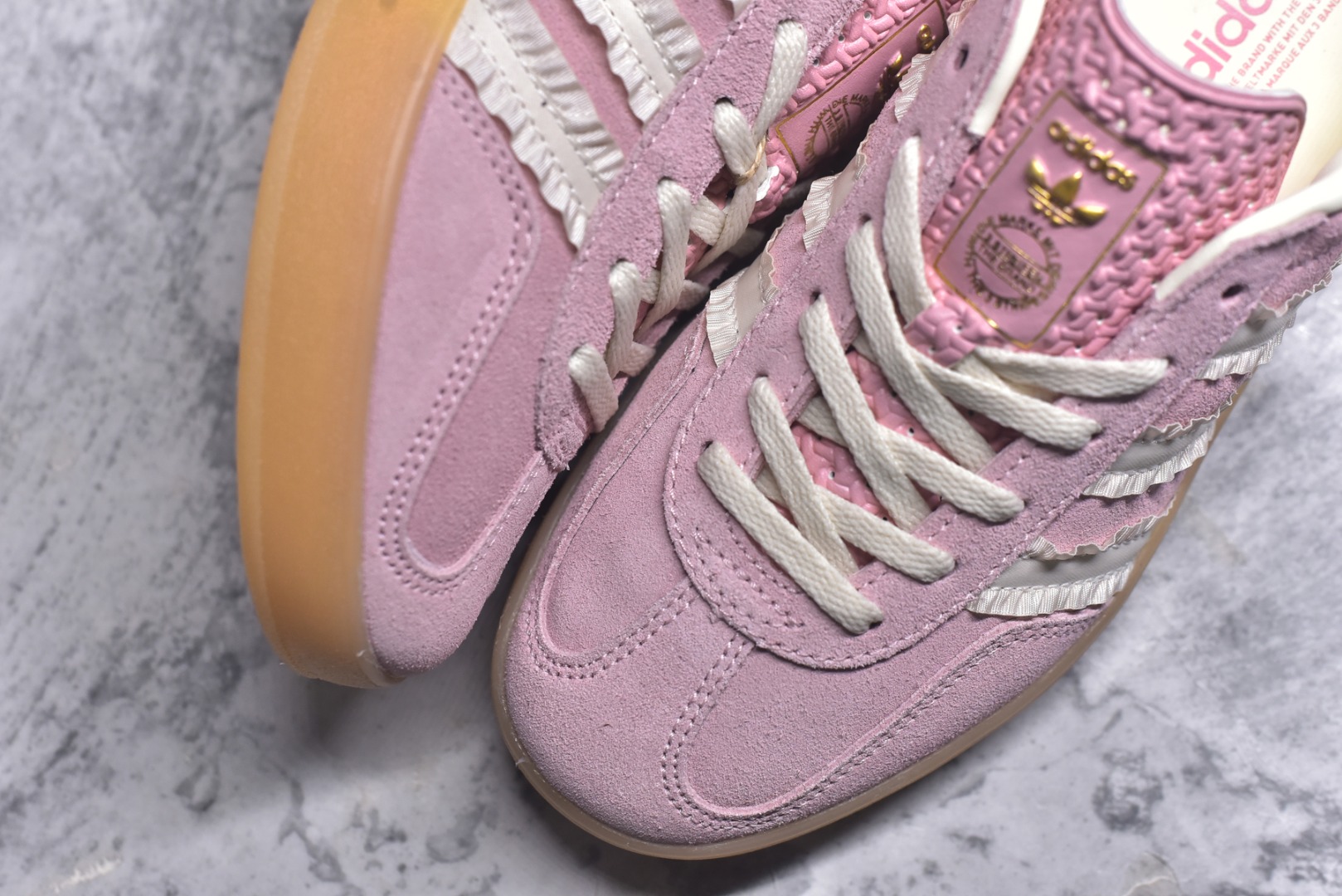 图片[8]-#AD Gazelle Indoor Trainers 羚羊内训系列低帮复古百搭休闲运动德训风板鞋 JS1413 90年代经典的复刻版！自60年代以足球训练鞋面世以来,Gazelle就以其经典设计席卷全球。1991年版本的复刻,再造经典Gazelle。采用皮革打造,搭配浊色细节,让这款经典更加简约。尺码：35.5-45-选品中心