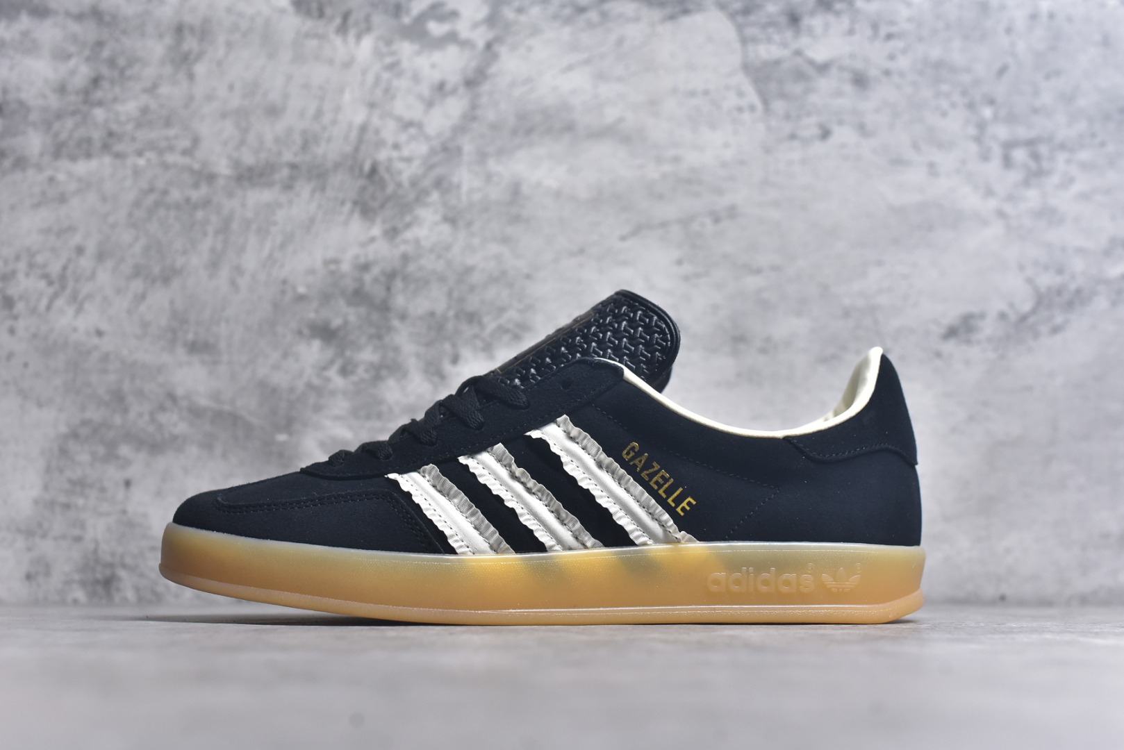 #AD 阿迪 Gazelle Indoor 低帮运动休闲板鞋 德训桑巴 JS1412 尺码：35.5-45-选品中心