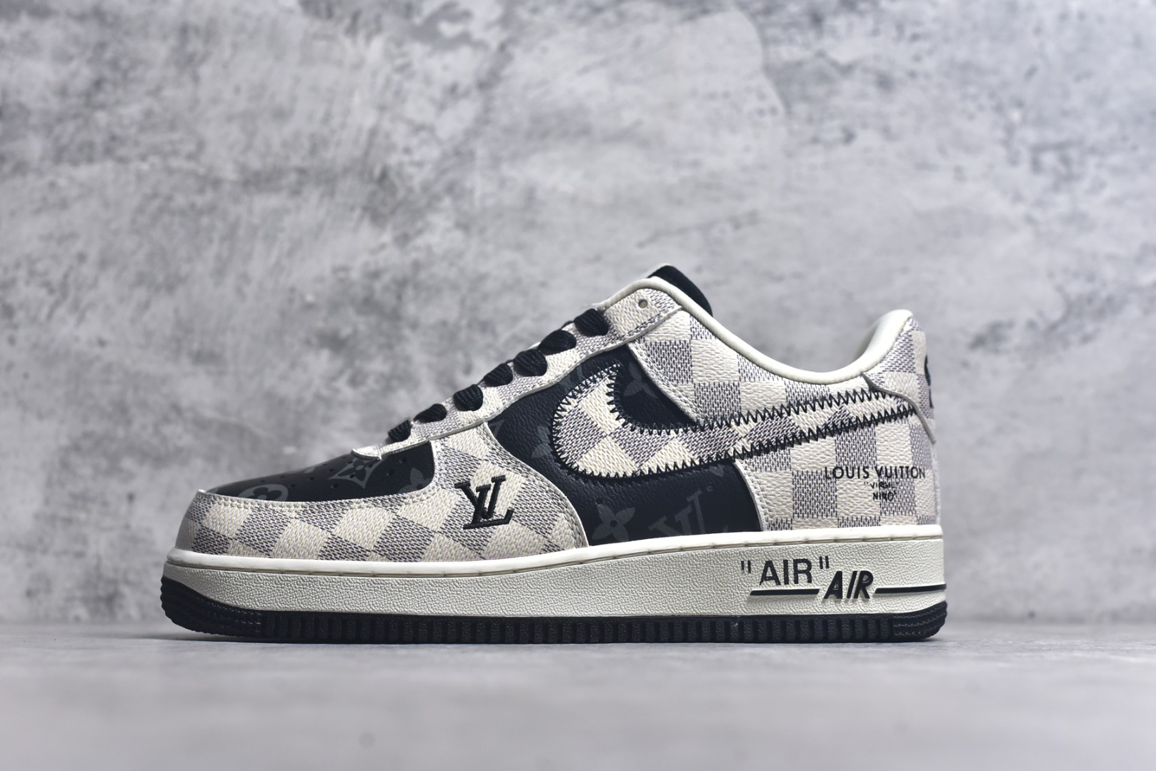 #Nike Air Force 1\’07 Low LV联名 格纹雾灰 空军一号低帮休闲板鞋 SC0601-562 #原楦头原纸板 原装鞋盒 定制五金配件 内置全掌气垫 原厂鞋底 尺码：36 36.5 37.5 38 38.5 39 40 40.5 41 42 42.5 43 44 44.5 45 9.D4-选品中心