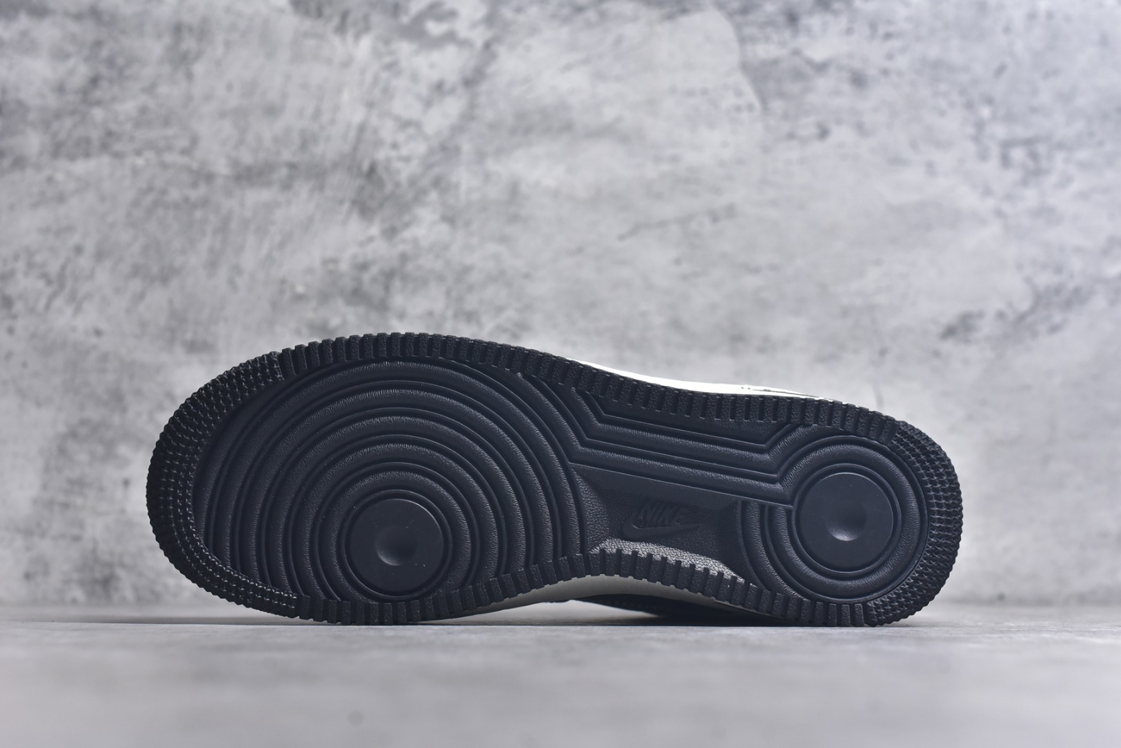 图片[6]-#Nike Air Force 1\’07 Low LV联名 格纹雾灰 空军一号低帮休闲板鞋 SC0601-562 #原楦头原纸板 原装鞋盒 定制五金配件 内置全掌气垫 原厂鞋底 尺码：36 36.5 37.5 38 38.5 39 40 40.5 41 42 42.5 43 44 44.5 45 9.D4-选品中心