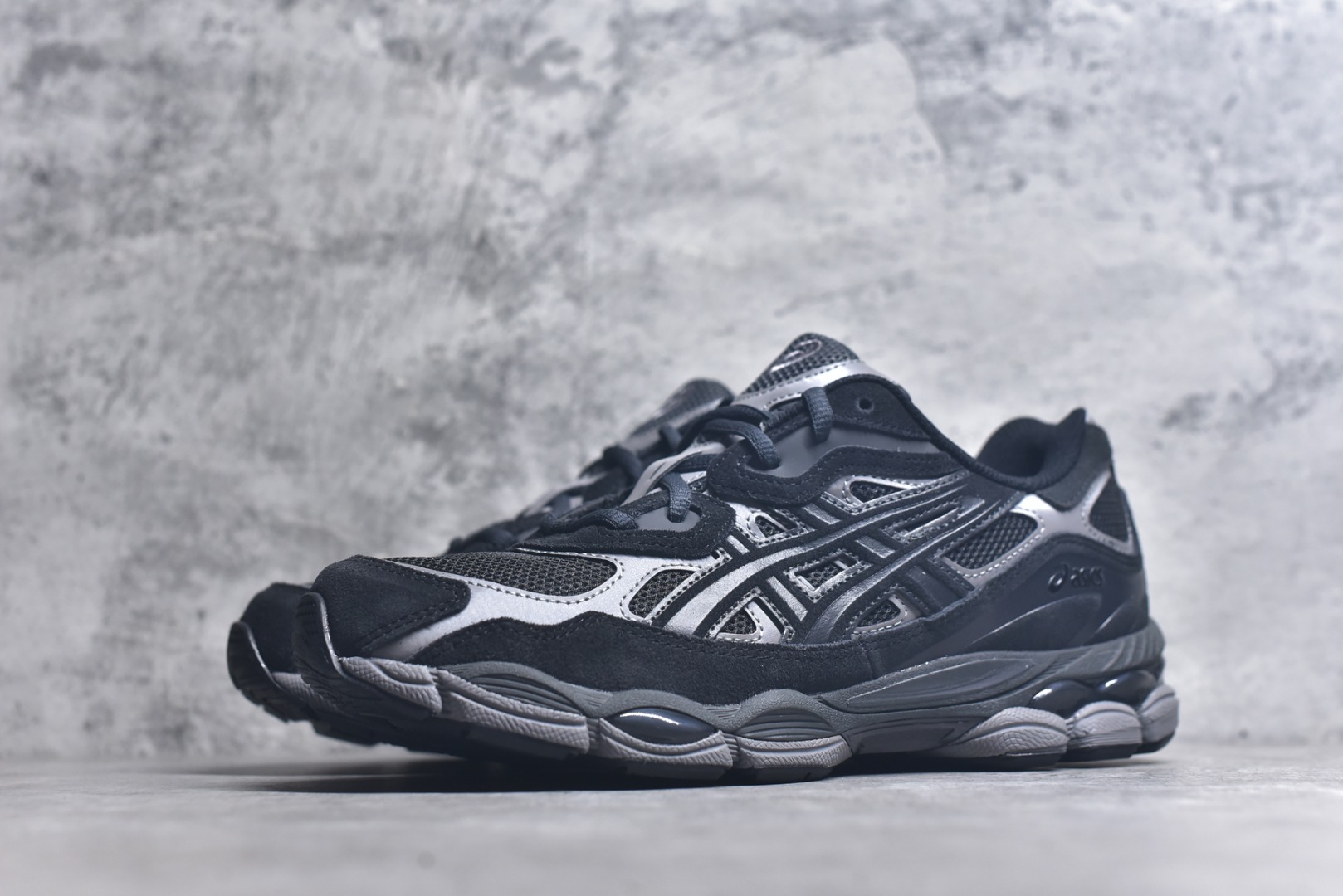 图片[2]-#Asics Gel-NYC 亚瑟士运动休闲透气专业跑鞋 1201A789-020 #鞋面采用反绒皮与网布拼接 透气舒适兼具休闲时尚 结合简明的配色 展现品牌的传承及引领复古流行的主题 虎爪造型的LOGO #鞋身稳定包裹系统 支撑鞋身 经典宽大鞋型配备防偏移设计提升包裹性 穿着舒适鞋面透气孔设计 提供透气性 尺码：36 37 37.5 38 39 39.5 40 40.5 41.5 42 42.5 43.5 44 45-选品中心