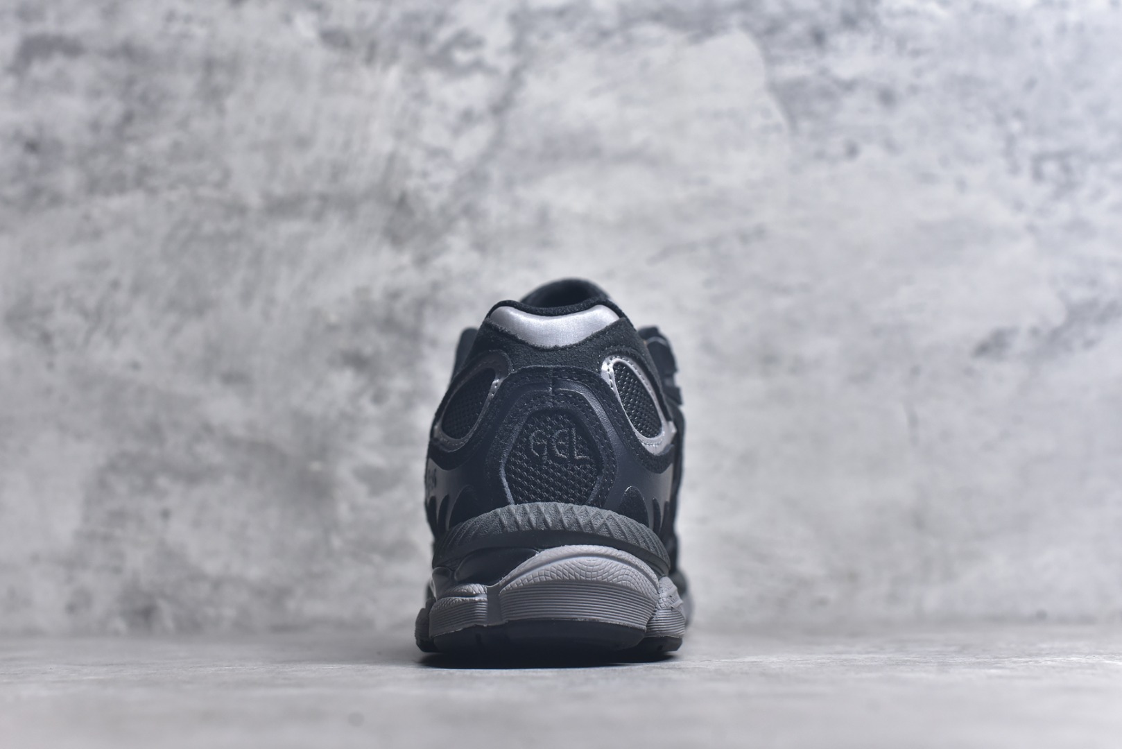 图片[5]-#Asics Gel-NYC 亚瑟士运动休闲透气专业跑鞋 1201A789-020 #鞋面采用反绒皮与网布拼接 透气舒适兼具休闲时尚 结合简明的配色 展现品牌的传承及引领复古流行的主题 虎爪造型的LOGO #鞋身稳定包裹系统 支撑鞋身 经典宽大鞋型配备防偏移设计提升包裹性 穿着舒适鞋面透气孔设计 提供透气性 尺码：36 37 37.5 38 39 39.5 40 40.5 41.5 42 42.5 43.5 44 45-选品中心
