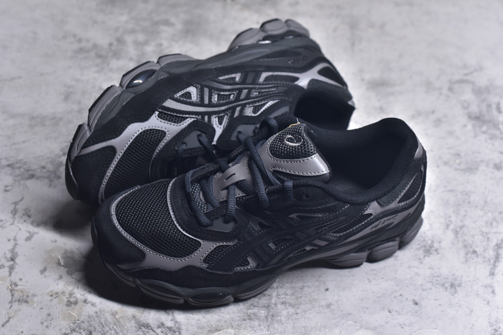 图片[7]-#Asics Gel-NYC 亚瑟士运动休闲透气专业跑鞋 1201A789-020 #鞋面采用反绒皮与网布拼接 透气舒适兼具休闲时尚 结合简明的配色 展现品牌的传承及引领复古流行的主题 虎爪造型的LOGO #鞋身稳定包裹系统 支撑鞋身 经典宽大鞋型配备防偏移设计提升包裹性 穿着舒适鞋面透气孔设计 提供透气性 尺码：36 37 37.5 38 39 39.5 40 40.5 41.5 42 42.5 43.5 44 45-选品中心