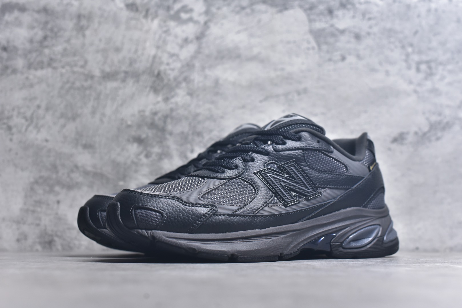 图片[2]-#New Balance M2010系列 新百伦 复古老爹风网布跑步休闲运动鞋 新百伦经典配色 沿袭了面世之初的经典科技 以ENCAP中底配以升级版 N-ERGY缓震物料 鞋面则采用特色的柔软麂皮搭以NewBalance经典的尼龙网布 低调中还原跑鞋本真 更年轻化的设计理念与材质 让新世代青年得以用全新视角体验经典鞋款的传奇魅力 货号：U2010RTC 尺码：36 37 37.5 38 38.5 39.5 40 40.5 41.5 42 42.5 43 44 45 46.5-选品中心