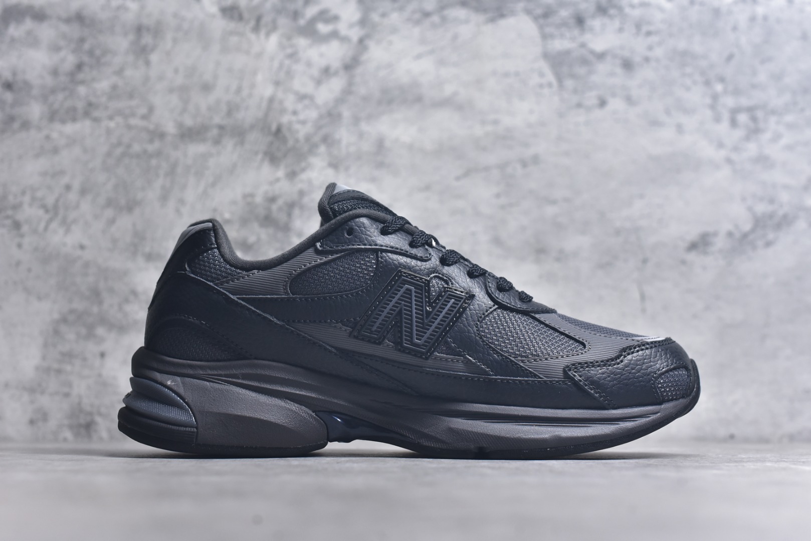 图片[3]-#New Balance M2010系列 新百伦 复古老爹风网布跑步休闲运动鞋 新百伦经典配色 沿袭了面世之初的经典科技 以ENCAP中底配以升级版 N-ERGY缓震物料 鞋面则采用特色的柔软麂皮搭以NewBalance经典的尼龙网布 低调中还原跑鞋本真 更年轻化的设计理念与材质 让新世代青年得以用全新视角体验经典鞋款的传奇魅力 货号：U2010RTC 尺码：36 37 37.5 38 38.5 39.5 40 40.5 41.5 42 42.5 43 44 45 46.5-选品中心