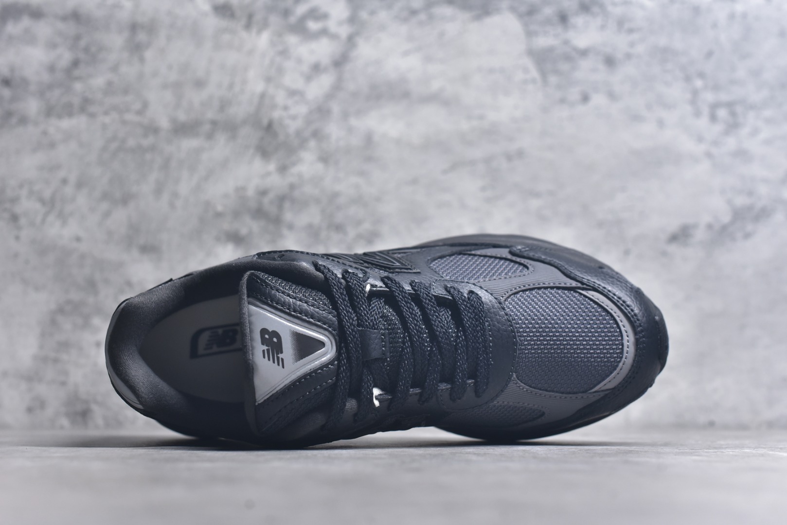 图片[4]-#New Balance M2010系列 新百伦 复古老爹风网布跑步休闲运动鞋 新百伦经典配色 沿袭了面世之初的经典科技 以ENCAP中底配以升级版 N-ERGY缓震物料 鞋面则采用特色的柔软麂皮搭以NewBalance经典的尼龙网布 低调中还原跑鞋本真 更年轻化的设计理念与材质 让新世代青年得以用全新视角体验经典鞋款的传奇魅力 货号：U2010RTC 尺码：36 37 37.5 38 38.5 39.5 40 40.5 41.5 42 42.5 43 44 45 46.5-选品中心