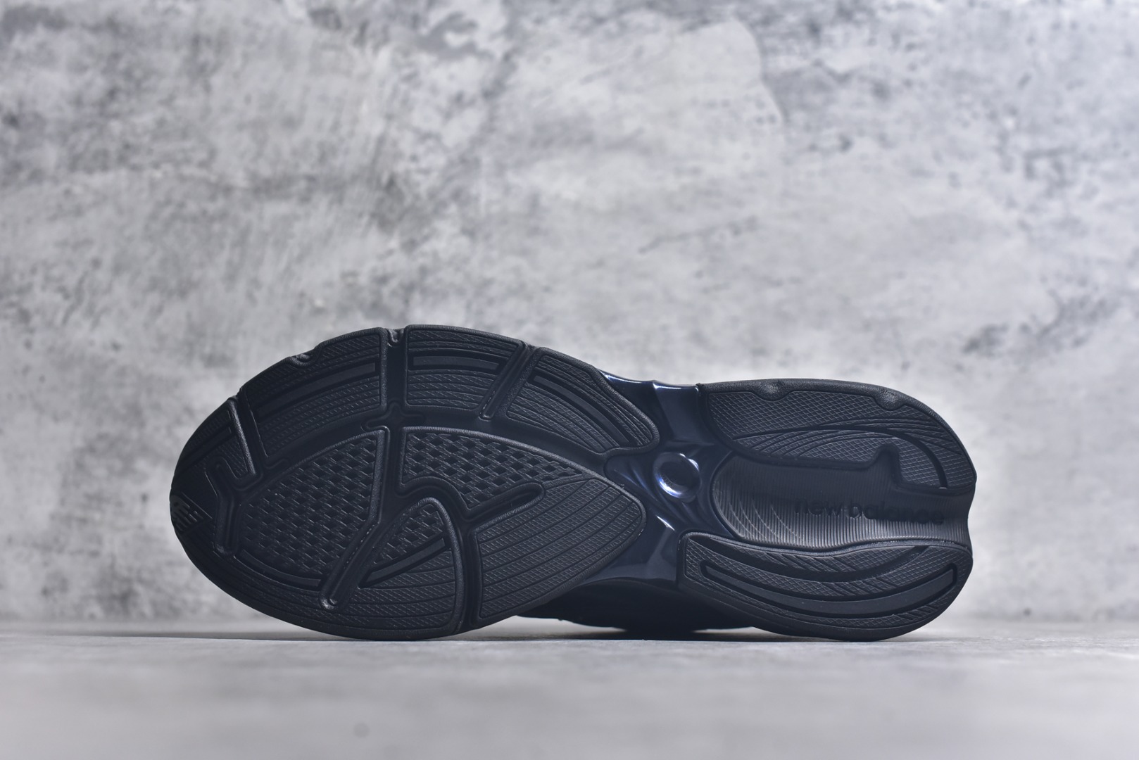 图片[6]-#New Balance M2010系列 新百伦 复古老爹风网布跑步休闲运动鞋 新百伦经典配色 沿袭了面世之初的经典科技 以ENCAP中底配以升级版 N-ERGY缓震物料 鞋面则采用特色的柔软麂皮搭以NewBalance经典的尼龙网布 低调中还原跑鞋本真 更年轻化的设计理念与材质 让新世代青年得以用全新视角体验经典鞋款的传奇魅力 货号：U2010RTC 尺码：36 37 37.5 38 38.5 39.5 40 40.5 41.5 42 42.5 43 44 45 46.5-选品中心
