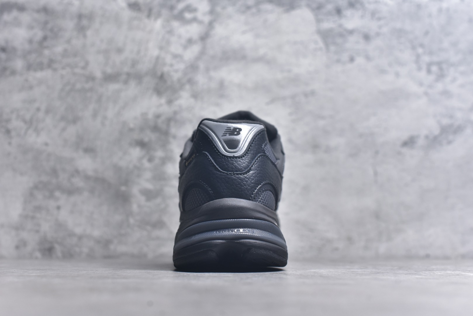 图片[5]-#New Balance M2010系列 新百伦 复古老爹风网布跑步休闲运动鞋 新百伦经典配色 沿袭了面世之初的经典科技 以ENCAP中底配以升级版 N-ERGY缓震物料 鞋面则采用特色的柔软麂皮搭以NewBalance经典的尼龙网布 低调中还原跑鞋本真 更年轻化的设计理念与材质 让新世代青年得以用全新视角体验经典鞋款的传奇魅力 货号：U2010RTC 尺码：36 37 37.5 38 38.5 39.5 40 40.5 41.5 42 42.5 43 44 45 46.5-选品中心
