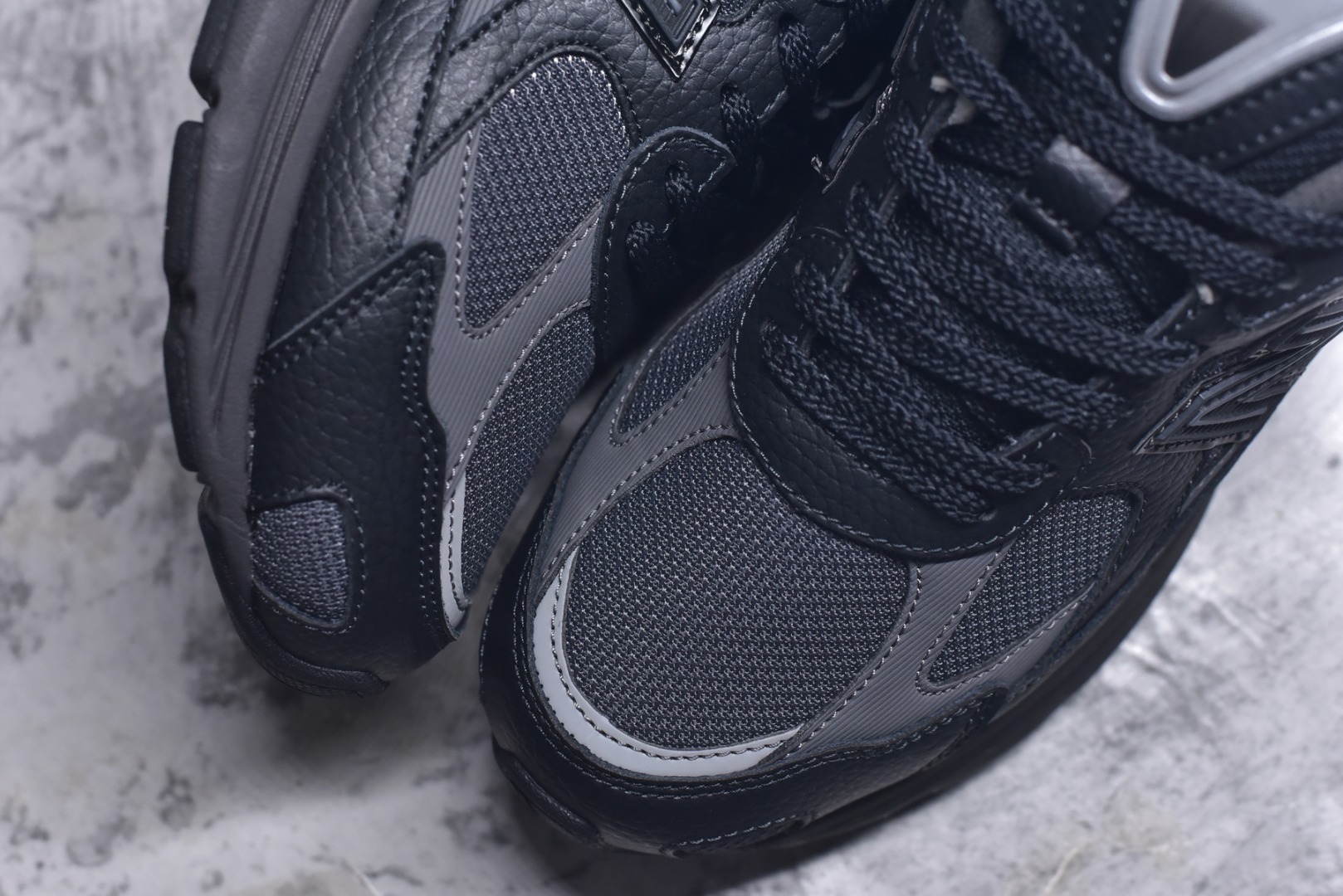 图片[8]-#New Balance M2010系列 新百伦 复古老爹风网布跑步休闲运动鞋 新百伦经典配色 沿袭了面世之初的经典科技 以ENCAP中底配以升级版 N-ERGY缓震物料 鞋面则采用特色的柔软麂皮搭以NewBalance经典的尼龙网布 低调中还原跑鞋本真 更年轻化的设计理念与材质 让新世代青年得以用全新视角体验经典鞋款的传奇魅力 货号：U2010RTC 尺码：36 37 37.5 38 38.5 39.5 40 40.5 41.5 42 42.5 43 44 45 46.5-选品中心