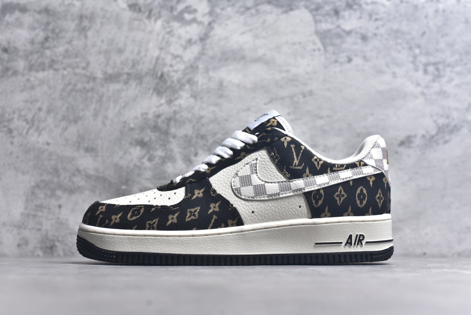 #Nike Air Force 1\’07 Low LV联名 黑金织布 空军一号低帮休闲板鞋 BZ6880-104 #原楦头原纸板 原装鞋盒 原厂鞋底 超高清洁度 细节完美 尺码：36 36.5 37.5 38 38.5 39 40 40.5 41 42 42.5 43 44 44.5 45 9.D4-选品中心