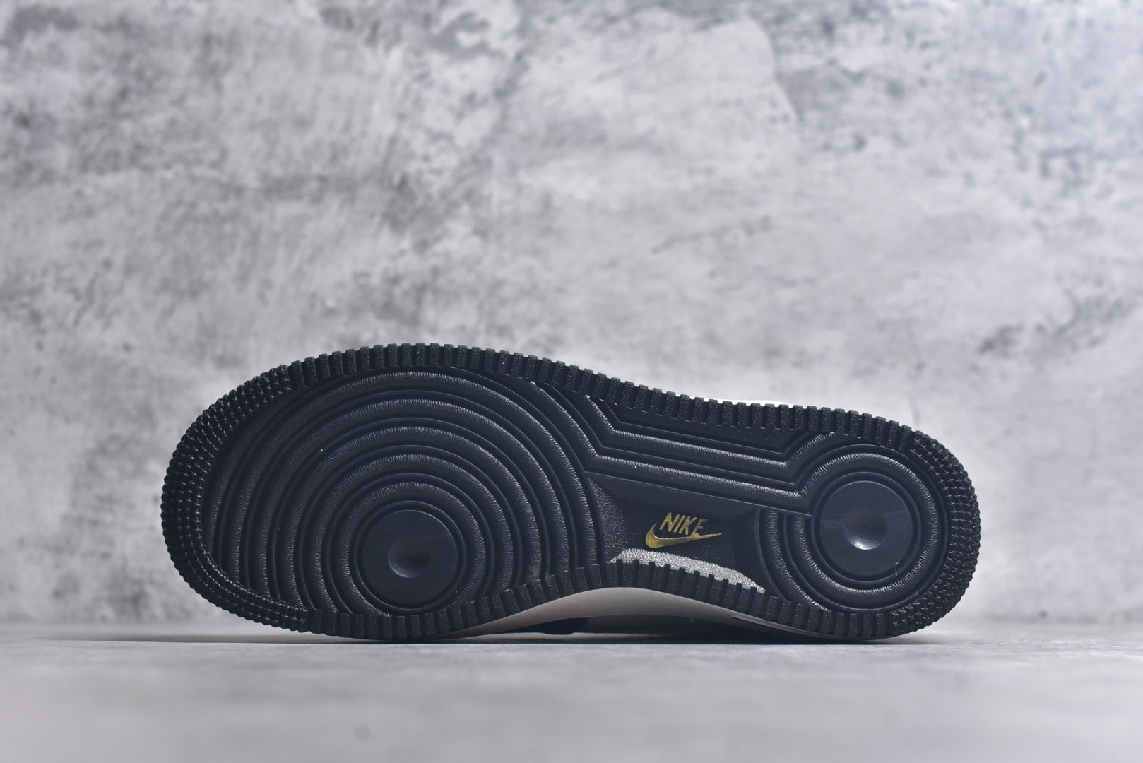 图片[6]-#Nike Air Force 1\’07 Low LV联名 黑金织布 空军一号低帮休闲板鞋 BZ6880-104 #原楦头原纸板 原装鞋盒 原厂鞋底 超高清洁度 细节完美 尺码：36 36.5 37.5 38 38.5 39 40 40.5 41 42 42.5 43 44 44.5 45 9.D4-选品中心
