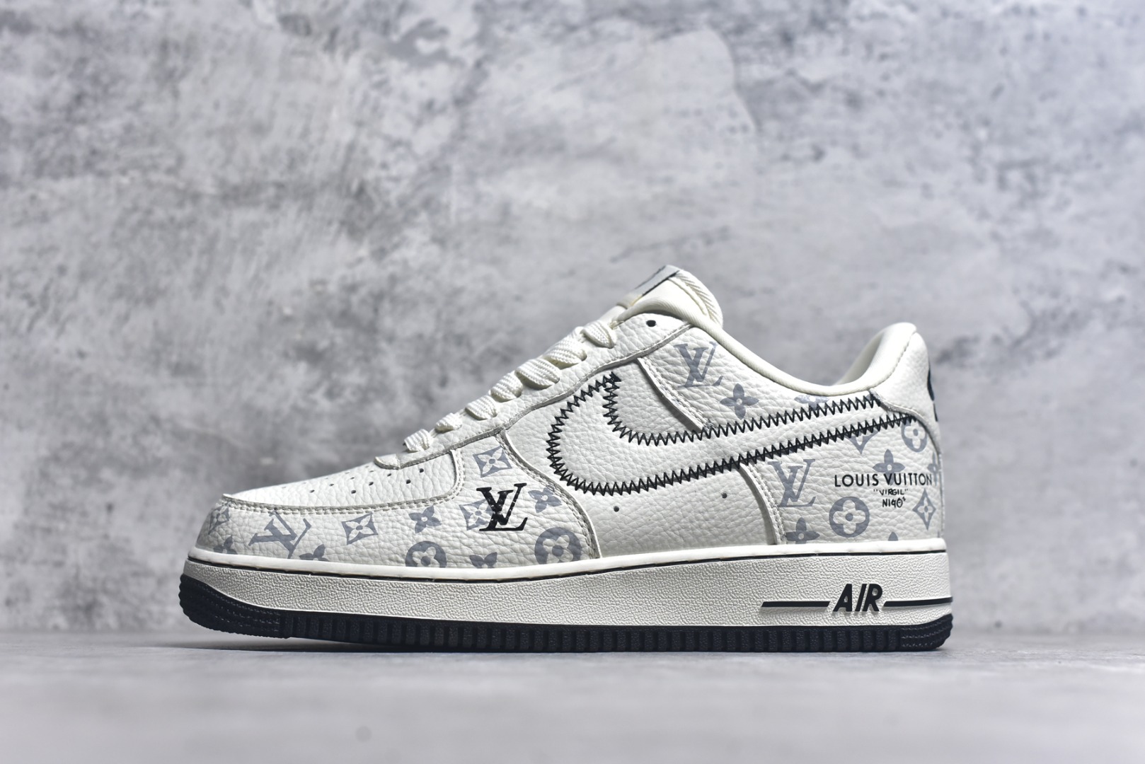 #Nike Air Force 1\’07 Low LV联名 米白黑线 空军一号低帮休闲板鞋 SC0601-557 #原楦头原纸板 原装鞋盒 定制五金配件 内置全掌气垫 原厂鞋底 尺码：36 36.5 37.5 38 38.5 39 40 40.5 41 42 42.5 43 44 44.5 45 9.D4-选品中心