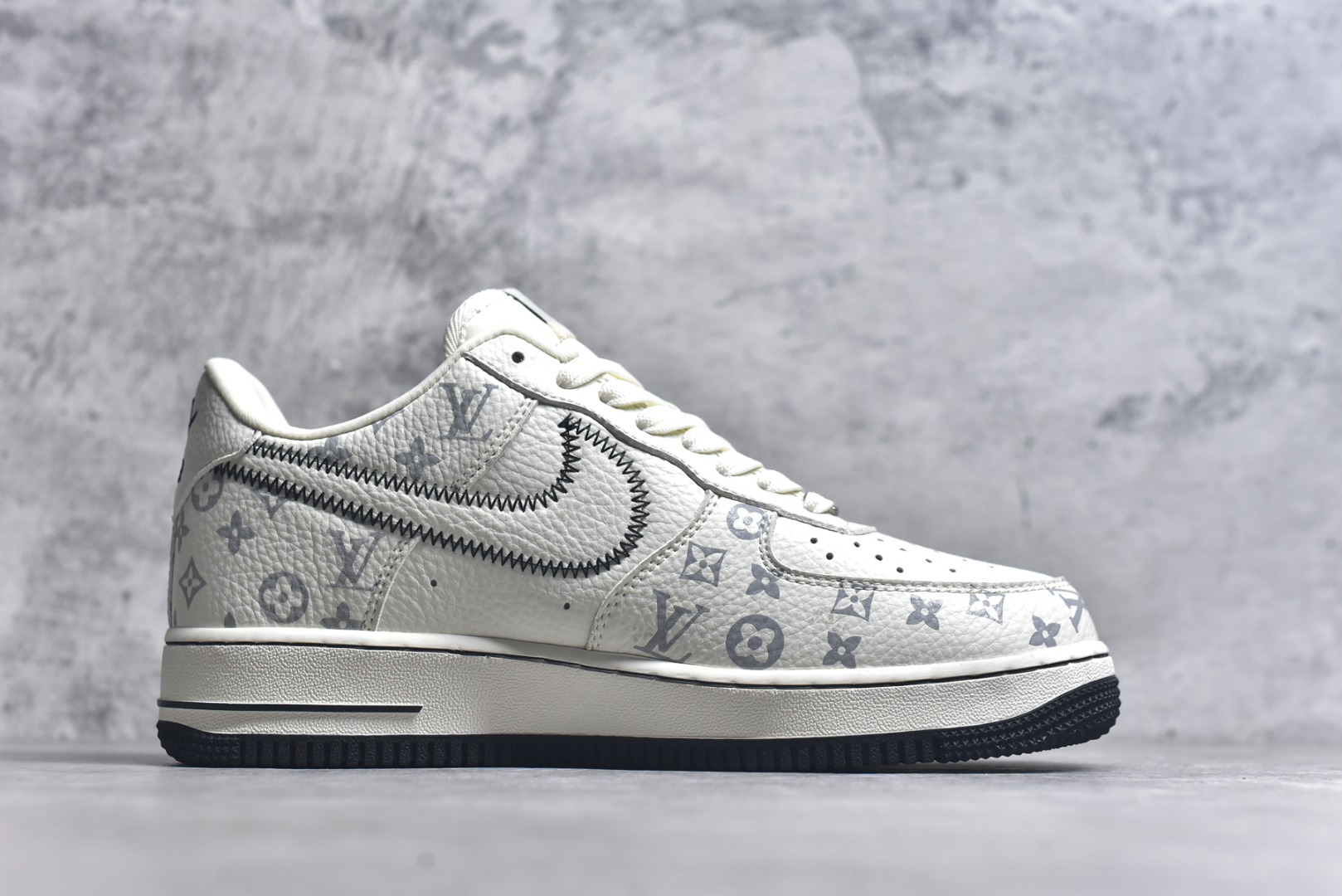 图片[3]-#Nike Air Force 1\’07 Low LV联名 米白黑线 空军一号低帮休闲板鞋 SC0601-557 #原楦头原纸板 原装鞋盒 定制五金配件 内置全掌气垫 原厂鞋底 尺码：36 36.5 37.5 38 38.5 39 40 40.5 41 42 42.5 43 44 44.5 45 9.D4-选品中心