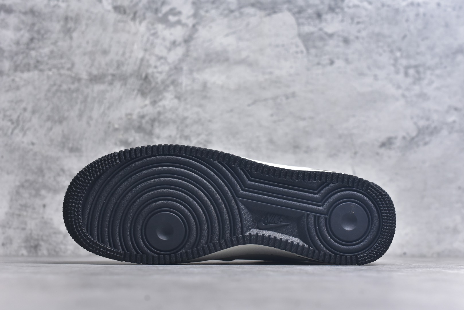 图片[6]-#Nike Air Force 1\’07 Low LV联名 米白黑线 空军一号低帮休闲板鞋 SC0601-557 #原楦头原纸板 原装鞋盒 定制五金配件 内置全掌气垫 原厂鞋底 尺码：36 36.5 37.5 38 38.5 39 40 40.5 41 42 42.5 43 44 44.5 45 9.D4-选品中心