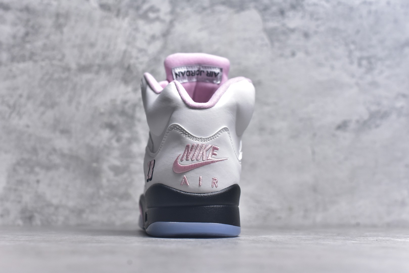 图片[5]-#Air Jordan 5 \” Medium Soft Pink \” AJ5乔5 文化篮球鞋白粉 HQ7978-102 国内一线大厂出品 匠心打造 原厂皮料原厂数据 全新纸板 模具打造 外贸 平台高端零售专供品质 品质毋庸置疑 一眼正品既视感 细节均已解码 尺码：40 40.5 41 42 42.5 43 44 44.5 45 46 47.5-选品中心