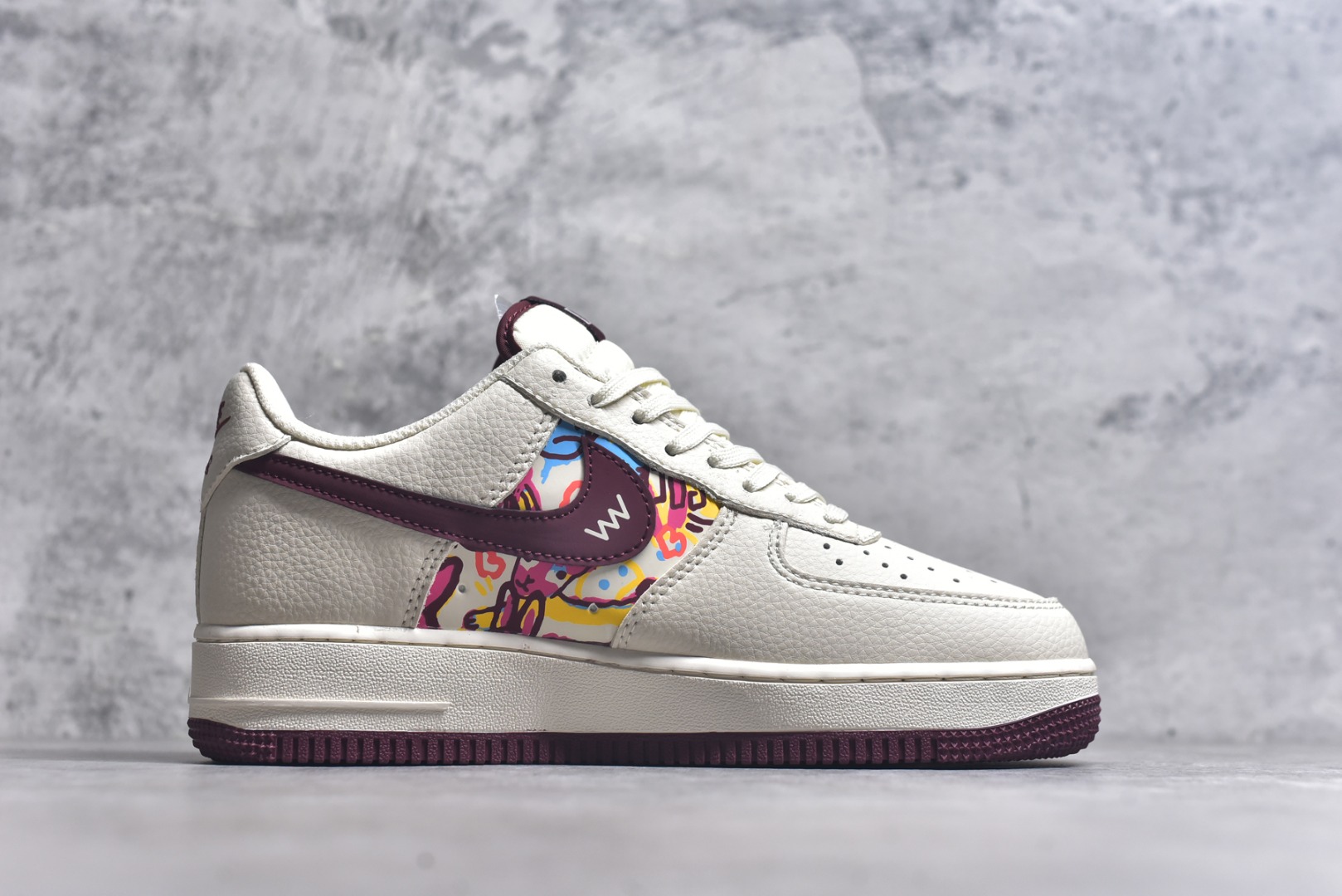 图片[3]-#Nike Air Force 1\’07 Low 迪奥联名 涂鸦米酒红勾 空军一号低帮休闲板鞋 HJ3318-002 #原楦头原纸板 原装鞋盒 定制五金配件 内置全掌气垫 原厂鞋底 尺码：36 36.5 37.5 38 38.5 39 40 40.5 41 42 42.5 43 44 44.5 45 9.D4-选品中心