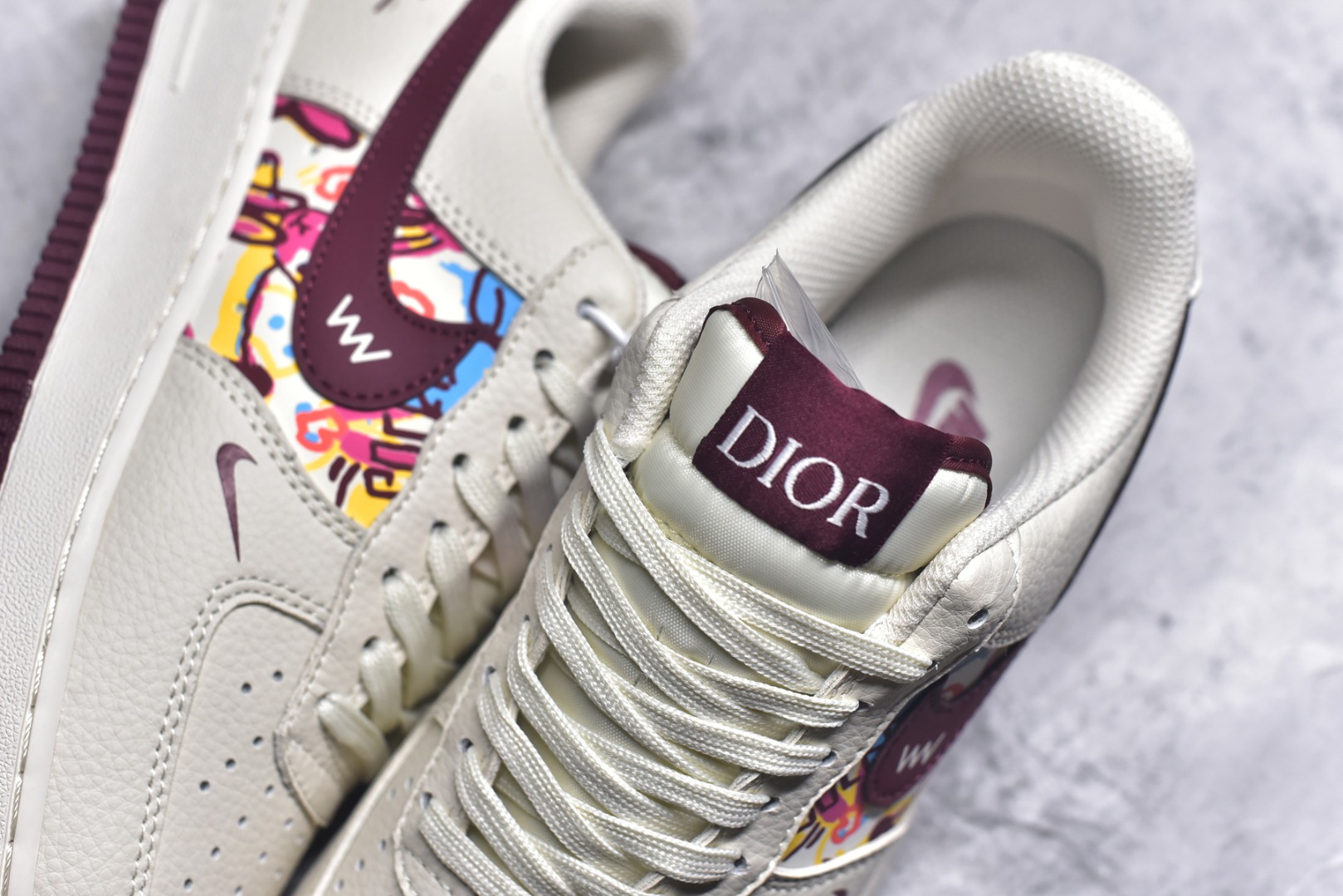 图片[9]-#Nike Air Force 1\’07 Low 迪奥联名 涂鸦米酒红勾 空军一号低帮休闲板鞋 HJ3318-002 #原楦头原纸板 原装鞋盒 定制五金配件 内置全掌气垫 原厂鞋底 尺码：36 36.5 37.5 38 38.5 39 40 40.5 41 42 42.5 43 44 44.5 45 9.D4-选品中心