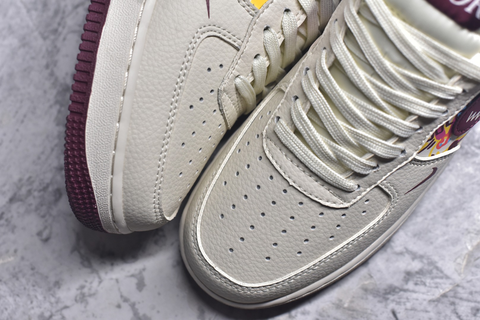 图片[8]-#Nike Air Force 1\’07 Low 迪奥联名 涂鸦米酒红勾 空军一号低帮休闲板鞋 HJ3318-002 #原楦头原纸板 原装鞋盒 定制五金配件 内置全掌气垫 原厂鞋底 尺码：36 36.5 37.5 38 38.5 39 40 40.5 41 42 42.5 43 44 44.5 45 9.D4-选品中心