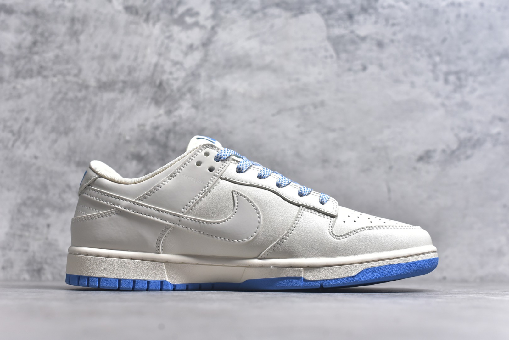 图片[3]-#Nk SB Dunk Low LV联名-米白黛蓝 周年高端定制 低帮休闲板鞋 XX2025-322 #定制鞋盒 大厂纯原品质出货 超高清洁度 皮料切割干净无任何毛边 细节完美 尺码：36 36.5 37.5 38 38.5 39 40 40.5 41 42 42.5 43 44 44.5 45 9.E5-选品中心