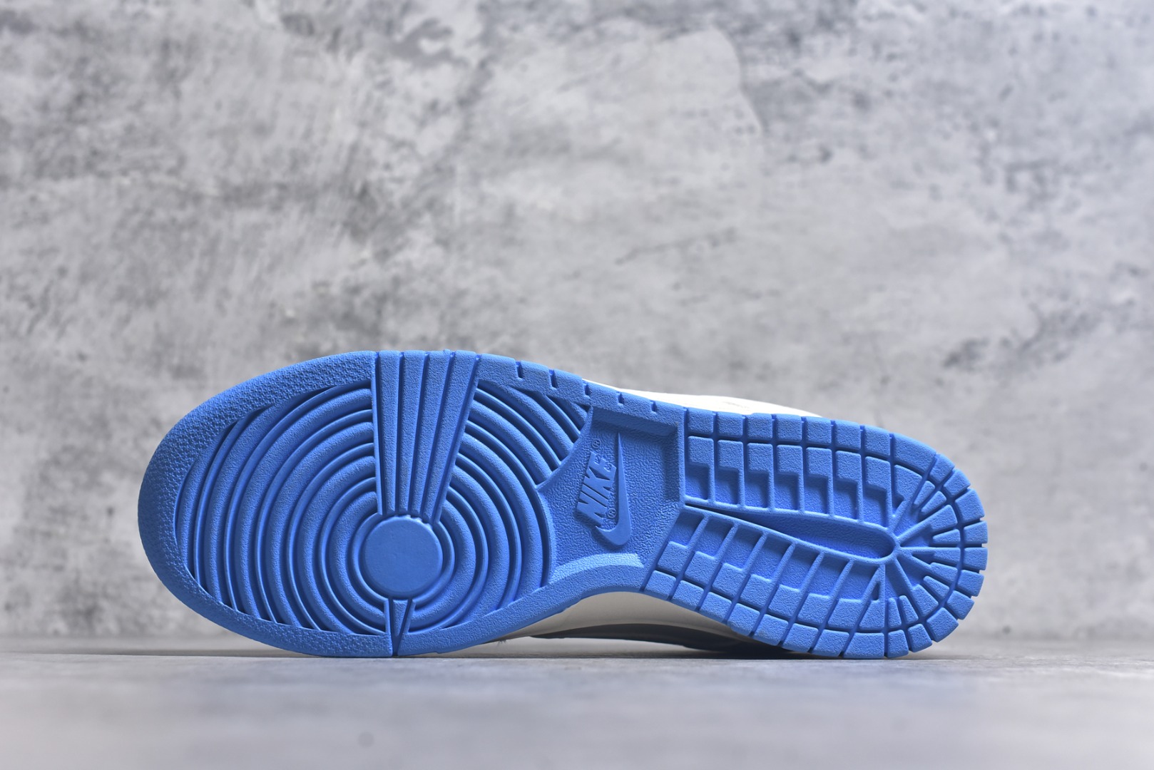 图片[6]-#Nk SB Dunk Low LV联名-米白黛蓝 周年高端定制 低帮休闲板鞋 XX2025-322 #定制鞋盒 大厂纯原品质出货 超高清洁度 皮料切割干净无任何毛边 细节完美 尺码：36 36.5 37.5 38 38.5 39 40 40.5 41 42 42.5 43 44 44.5 45 9.E5-选品中心