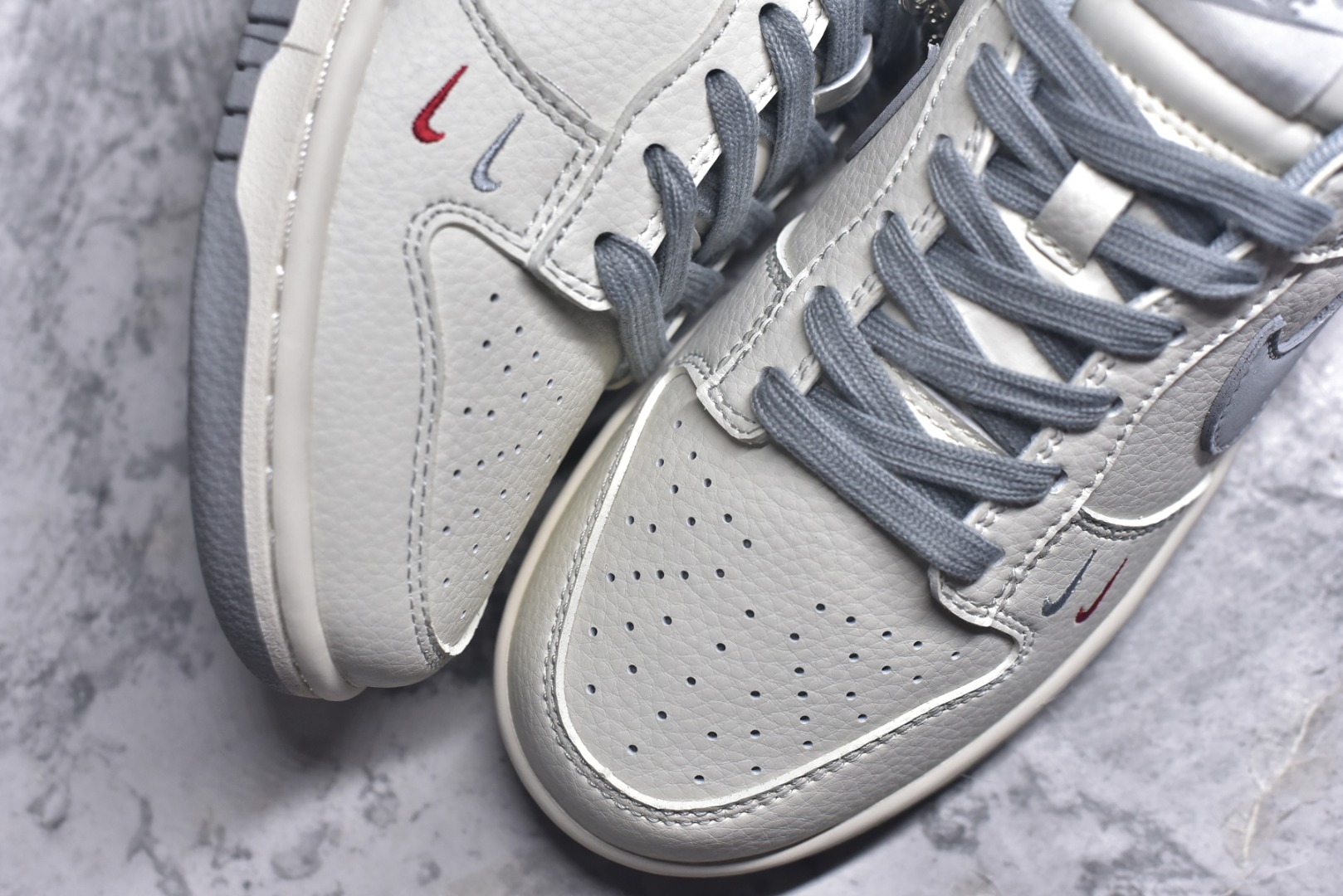 图片[8]-#Nk SB Dunk Low Supreme联名-米白灰双勾 周年高端定制 低帮休闲板鞋 XX2025-317 #定制鞋盒 大厂纯原品质出货 超高清洁度 皮料切割干净无任何毛边 细节完美 尺码：36 36.5 37.5 38 38.5 39 40 40.5 41 42 42.5 43 44 44.5 45 9.E5-选品中心