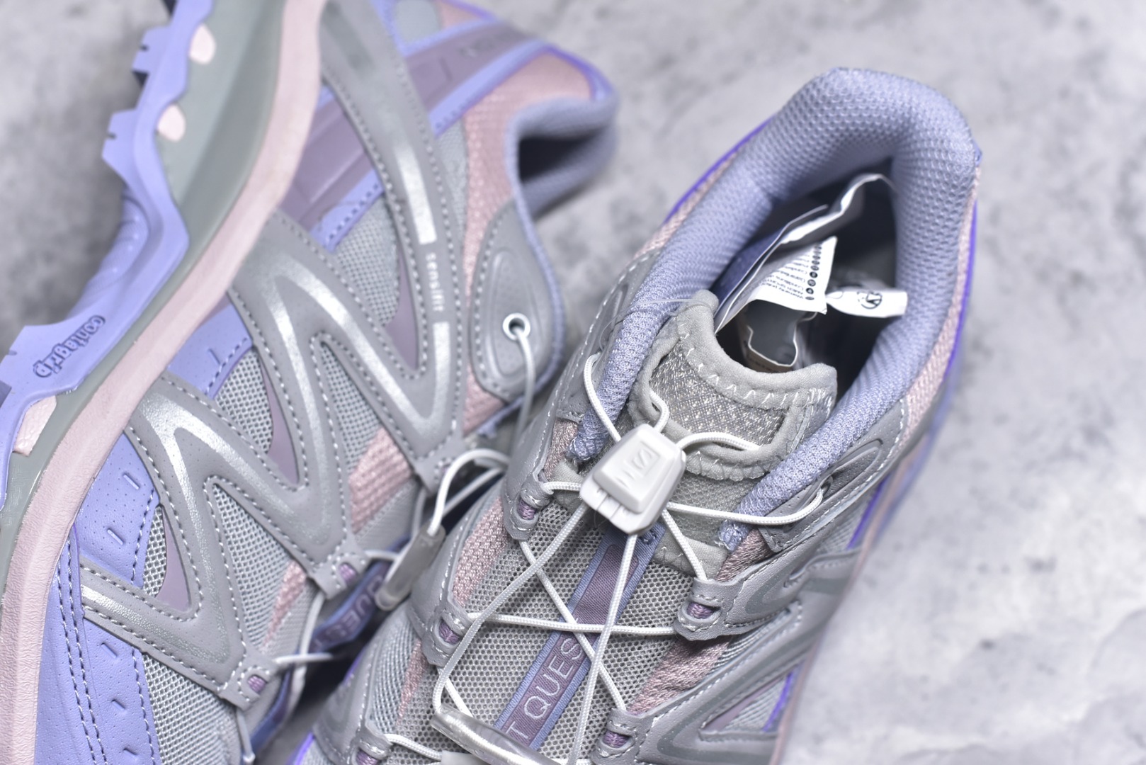 图片[9]-#Salomon XT-QUEST ADV 灰紫色 491259 萨洛蒙情侣款户外机能鞋 全新绿x升级版 品质大改进  全鞋改进为原厂一致材料打造 全新修长鞋型 相对老版臃肿鞋型 此版的版型更正 全新玻璃冲刀 清洁度提升 同步原版左右鞋带孔的间距加大（之前老版间距太小） 网面与鞋头材料校对一致无色差（老版网面有色差） 鞋后跟反口V字定型同步zp（老版臃肿为U字后跟反口） 鞋舌两侧鞋帮脚踝处更加直挺（之前老版往中间踏） 鞋盒黑盒改正为原版牛皮纸鞋盒 鞋头处添加☯太极标 所有细节多次修改校正 坚持同步原版无差别 毋庸置疑全市场最好的版本💪🏻终端优势供应 尺码：36-40-选品中心