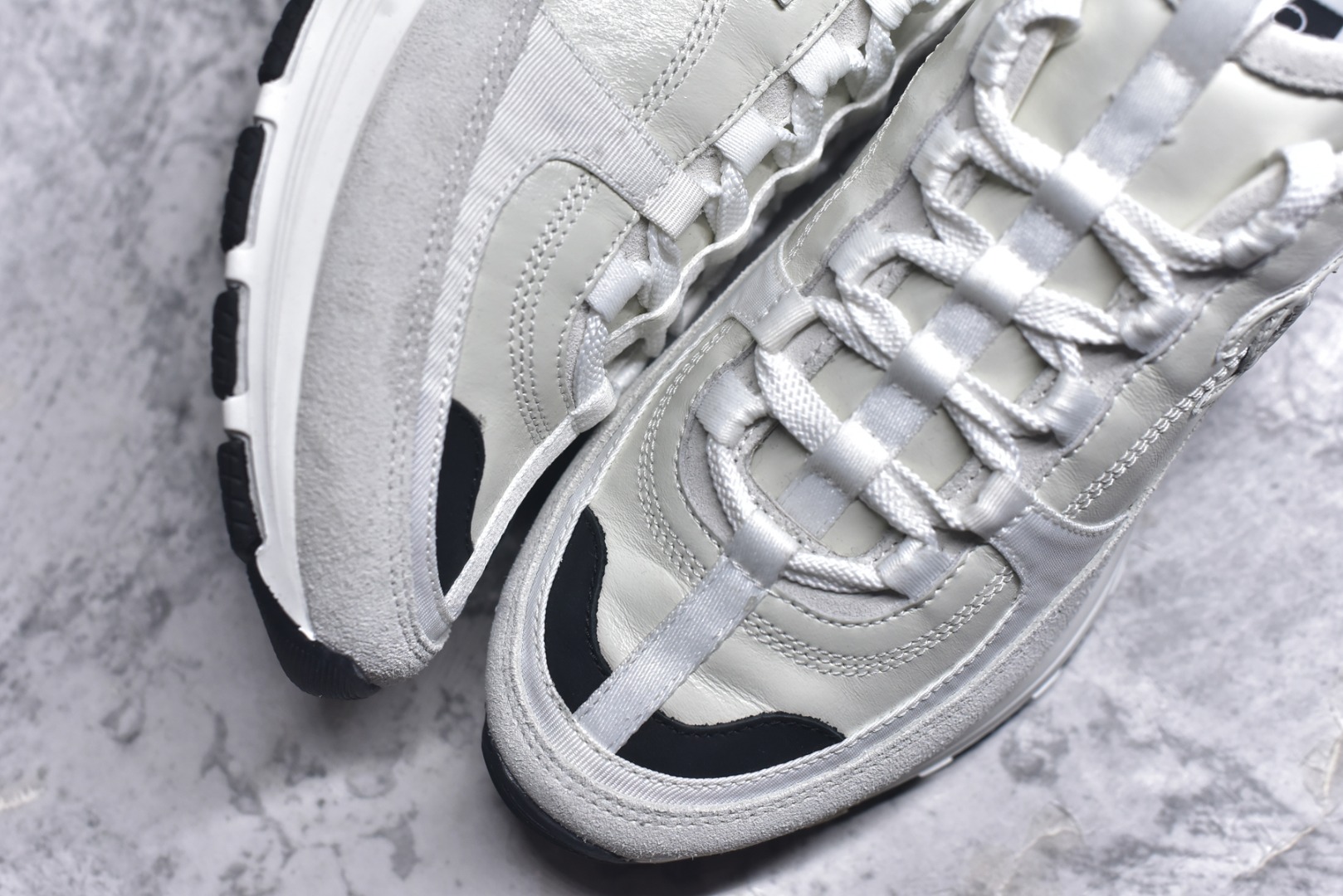 图片[8]-#X1 Chanel香奈儿﹣2025顶级休闲款运动鞋 小红书各大平台爆款 这款经典设计；鞋面多种工艺电绣的风格；大底却时尚运动；不平凡的拥入了多种配色…… 多混搭非常好看百搭，休闲，时尚，运动，户外都能兼顾….. 1鞋面采用：原版进口高丝光牛反绒＋进口混种羊皮 2内里采用：原版进口透气网 3大底根据：原版T组合大底 精品包装全套女35 36 37 38 39 40-选品中心