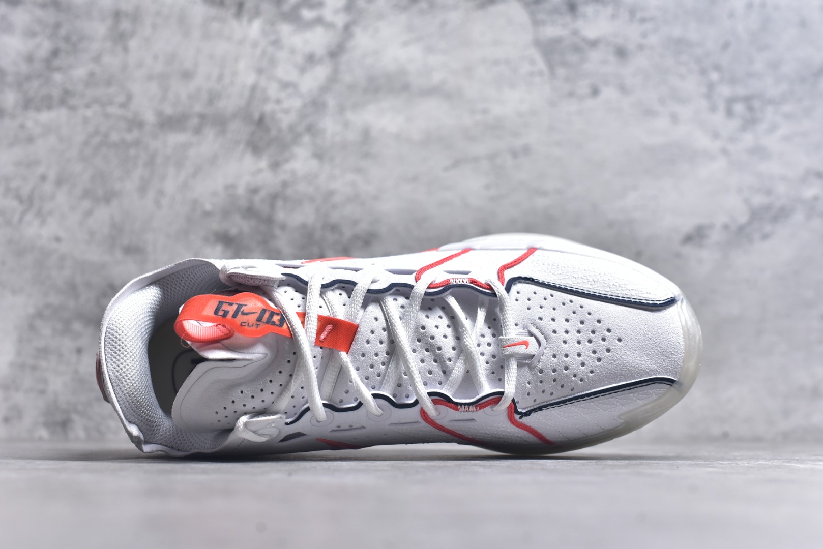 图片[4]-#NK G.T. Cut 3.0 EP GT3代实战篮球鞋 IB8870-191 该鞋款采用出众回弹设计 为切入、转向和移步篮筐提供出色的能量回馈 回弹性能带来弹力充沛的迈步体验 助你爆发疾速 全掌型 ZoomX 泡绵 缔造弹力出众的轻盈迈步体验 助你在比赛升温时能够急速快攻 驰骋全场 鞋面绳线与鞋带相结合 有助稳固前足 后跟搭配加垫鞋口 为脚踝营造舒适稳固感受 全掌型 ZoomX 泡绵 能够带来出众的能量回馈 前足外侧采用精巧塑料覆面 在瞬间爆发时提供稳固脚感 尺码：39-47.5-选品中心