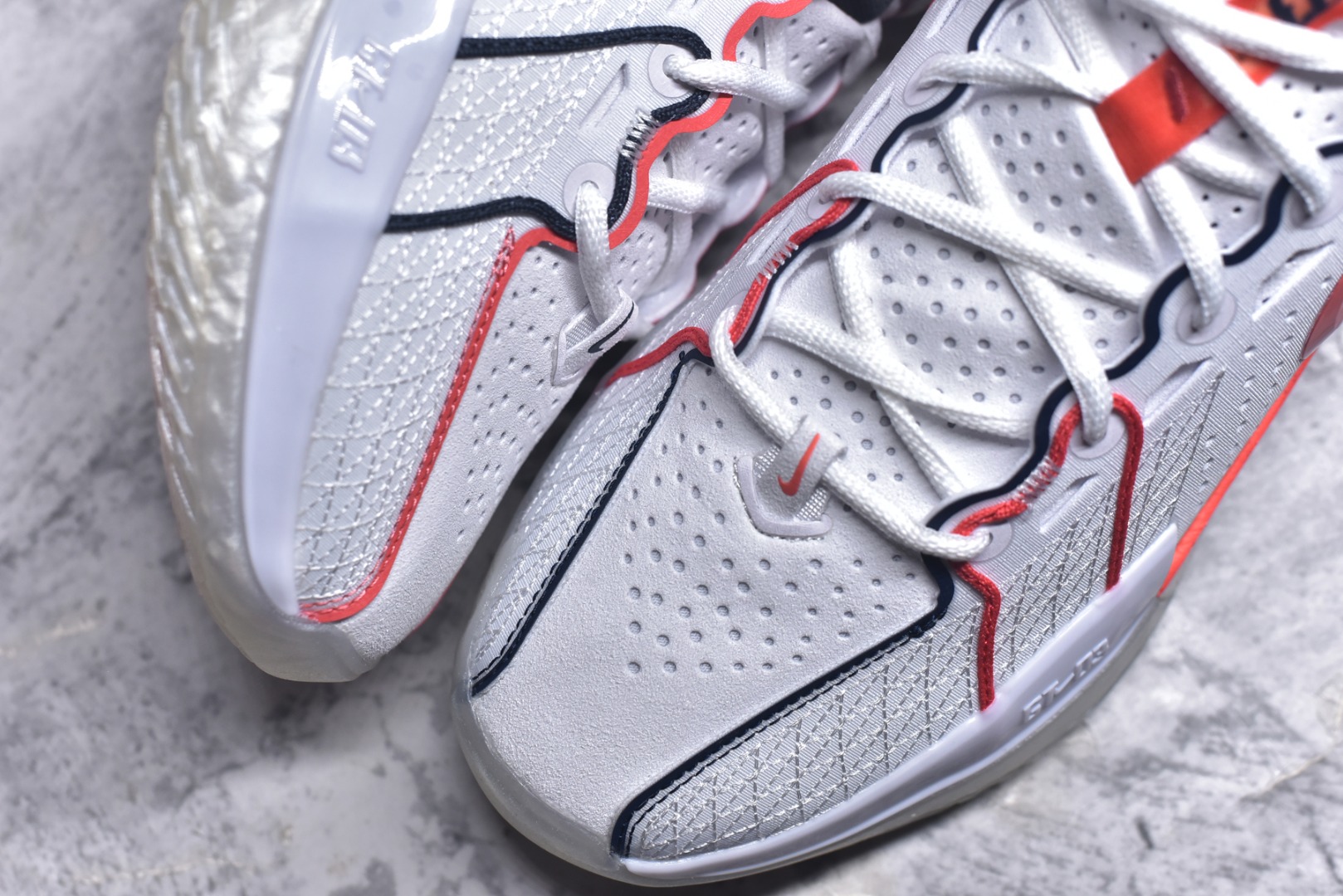 图片[8]-#NK G.T. Cut 3.0 EP GT3代实战篮球鞋 IB8870-191 该鞋款采用出众回弹设计 为切入、转向和移步篮筐提供出色的能量回馈 回弹性能带来弹力充沛的迈步体验 助你爆发疾速 全掌型 ZoomX 泡绵 缔造弹力出众的轻盈迈步体验 助你在比赛升温时能够急速快攻 驰骋全场 鞋面绳线与鞋带相结合 有助稳固前足 后跟搭配加垫鞋口 为脚踝营造舒适稳固感受 全掌型 ZoomX 泡绵 能够带来出众的能量回馈 前足外侧采用精巧塑料覆面 在瞬间爆发时提供稳固脚感 尺码：39-47.5-选品中心