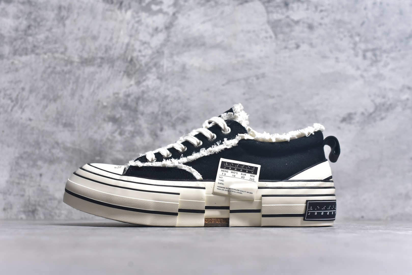 #xVESSEL G.O.P. Low 全硫化乞丐鞋 吴建豪主理品牌 解构重叠厚底软木低帮硫化板鞋 全配色原鞋开发 支持对比 细节 工艺 等.. 当前市售最高版本 正确半贴合鞋标工艺 正确鞋头上翘整体楦型 原厂12蛊司厚实舒适帆布面料 面料工序需要通过三次水洗 散落自然杂乱流苏做旧复古效果 支持NFC网页编码识别 升级厚实软木塞内底 纯手工贴合多重围条硫化工艺 原鞋包装 原鞋代码鞋标完全一致 市面顶级毒盒版本 工艺细节 全网络能覆盖到的地方最强 至今无别的工厂能超越的品质 尺码：35 36 37 38 39 40 41 42 43 44 45-选品中心