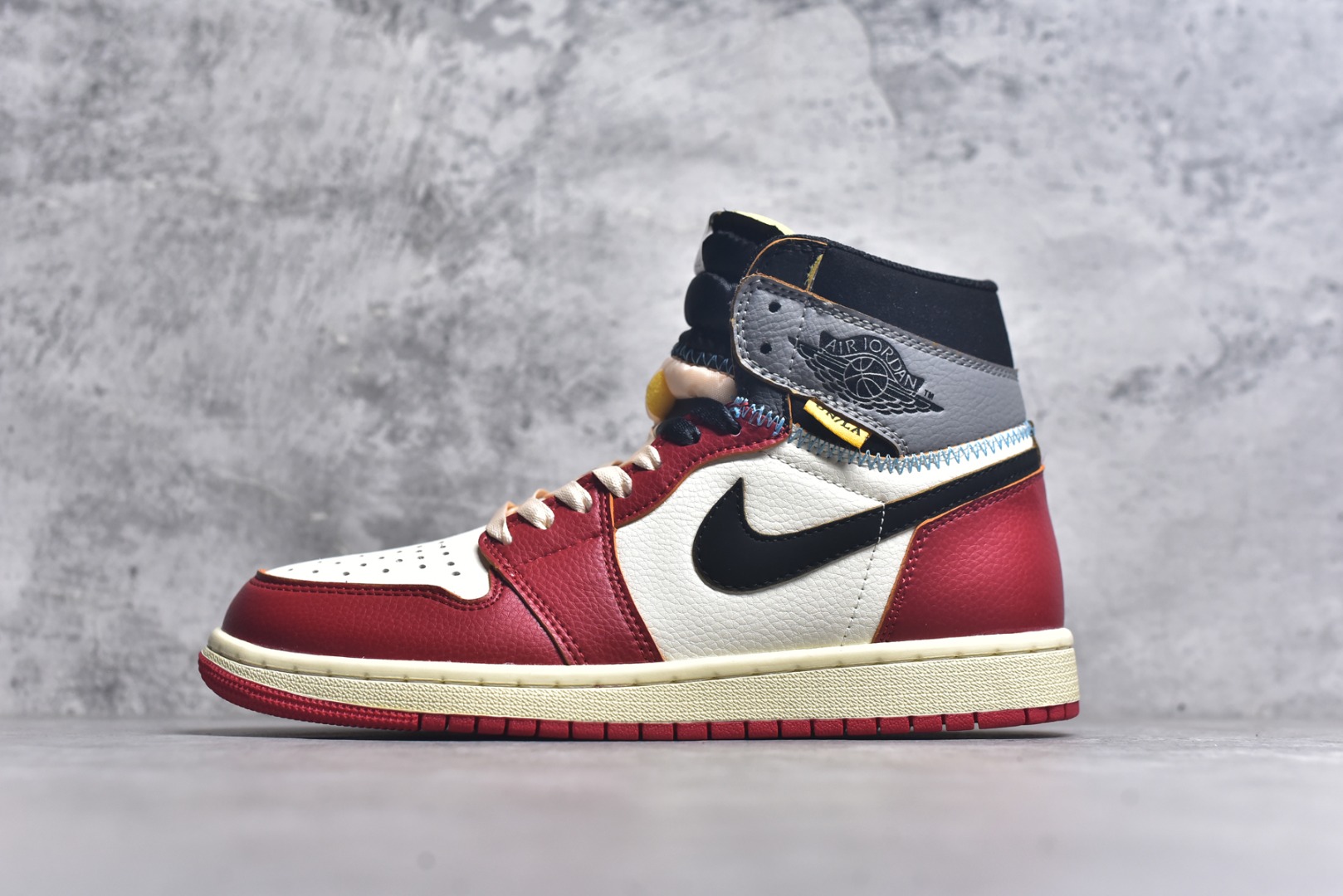 #Union x Air Jordan 1 Retro High高帮aj1 乔丹一代经典复古运动篮球板鞋 大厂福利 全头层皮料 原楦原纸板 细节如图所 尺码： 36 36.5 37.5 38 38.5 39 40 40.5 41 42 42.5 43 44 44.5 45 46 47.5-选品中心