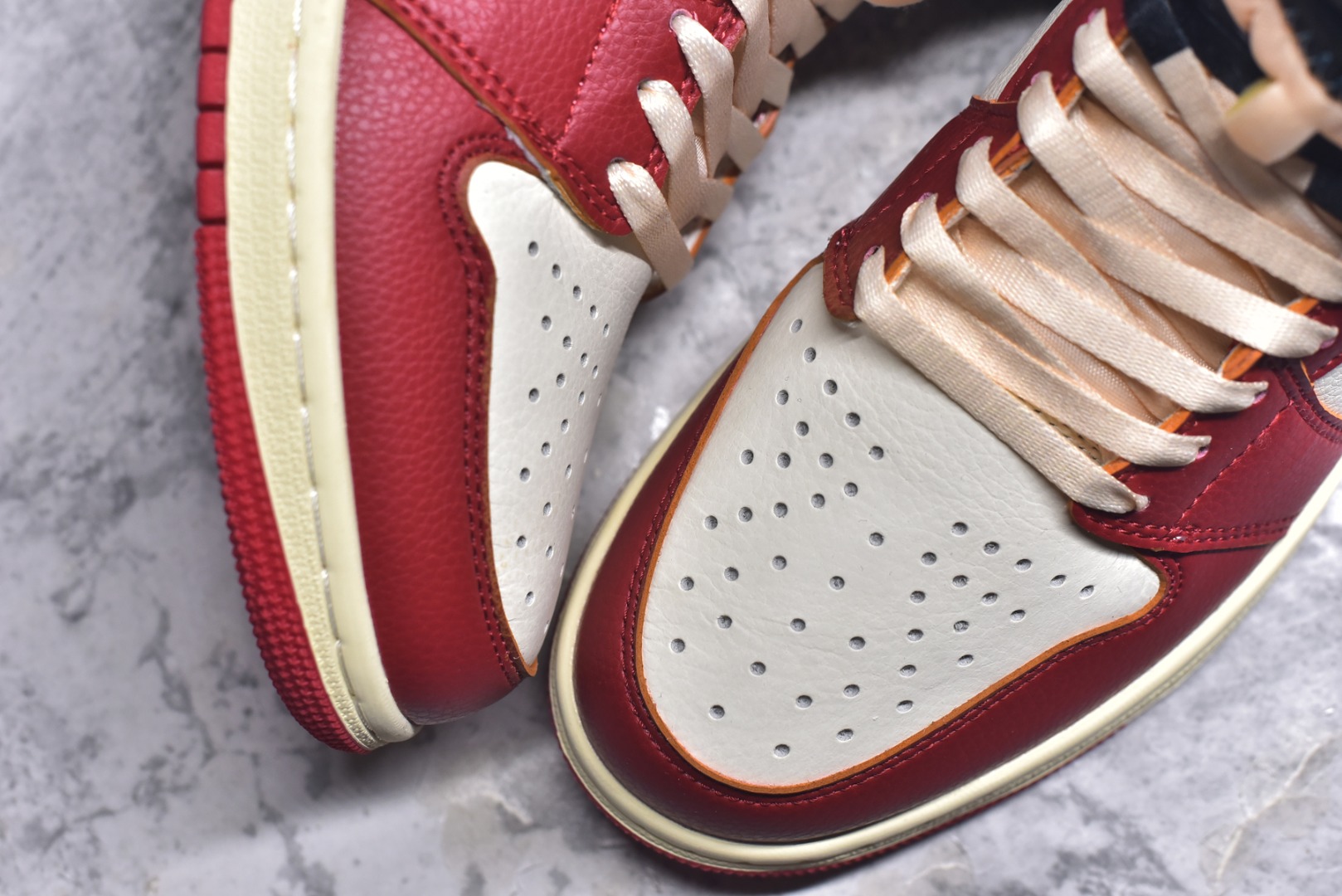 图片[8]-#Union x Air Jordan 1 Retro High高帮aj1 乔丹一代经典复古运动篮球板鞋 大厂福利 全头层皮料 原楦原纸板 细节如图所 尺码： 36 36.5 37.5 38 38.5 39 40 40.5 41 42 42.5 43 44 44.5 45 46 47.5-选品中心