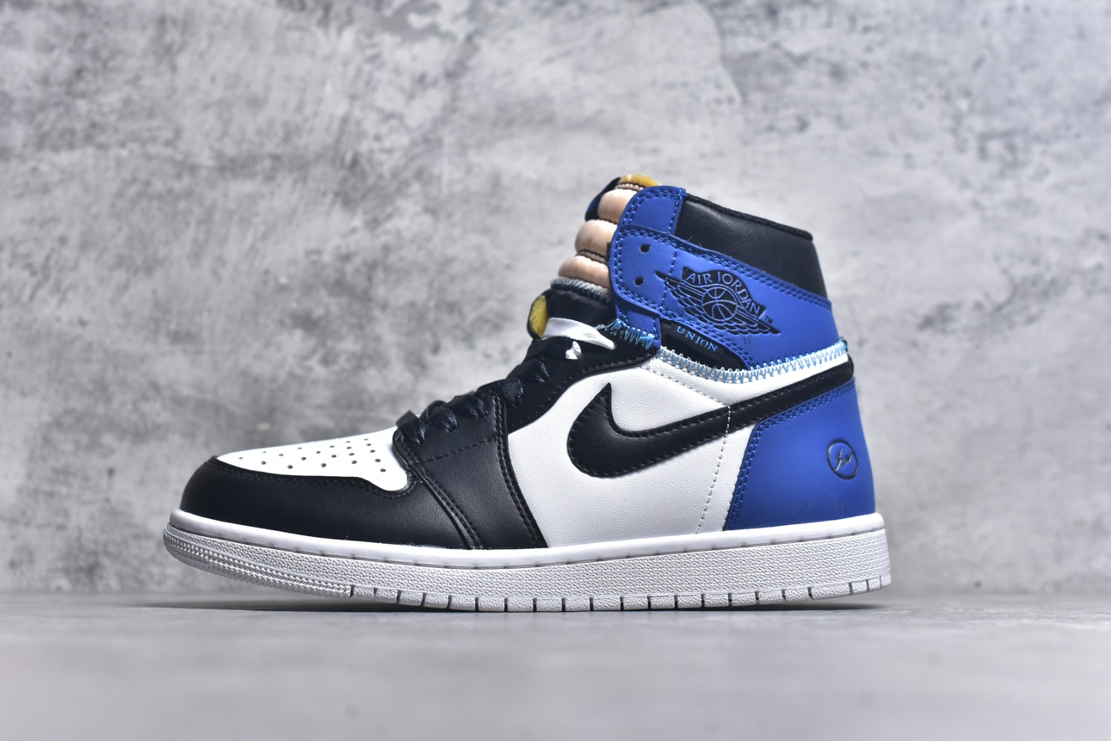 #Union x Air Jordan 1 Retro High高帮aj1 乔丹一代经典复古运动篮球板鞋 大厂福利 全头层皮料 原楦原纸板 细节如图所 尺码： 36 36.5 37.5 38 38.5 39 40 40.5 41 42 42.5 43 44 44.5 45 46 47.5-选品中心