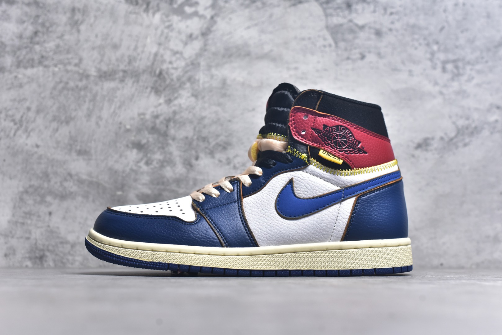 #Union x Air Jordan 1 Retro High高帮aj1 乔丹一代经典复古运动篮球板鞋 大厂福利 全头层皮料 原楦原纸板 细节如图所 尺码： 36 36.5 37.5 38 38.5 39 40 40.5 41 42 42.5 43 44 44.5 45 46 47.5-选品中心