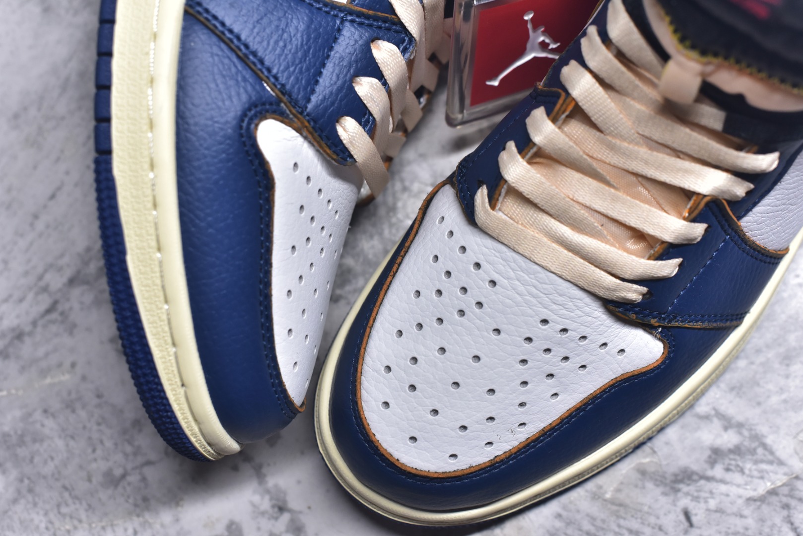 图片[8]-#Union x Air Jordan 1 Retro High高帮aj1 乔丹一代经典复古运动篮球板鞋 大厂福利 全头层皮料 原楦原纸板 细节如图所 尺码： 36 36.5 37.5 38 38.5 39 40 40.5 41 42 42.5 43 44 44.5 45 46 47.5-选品中心