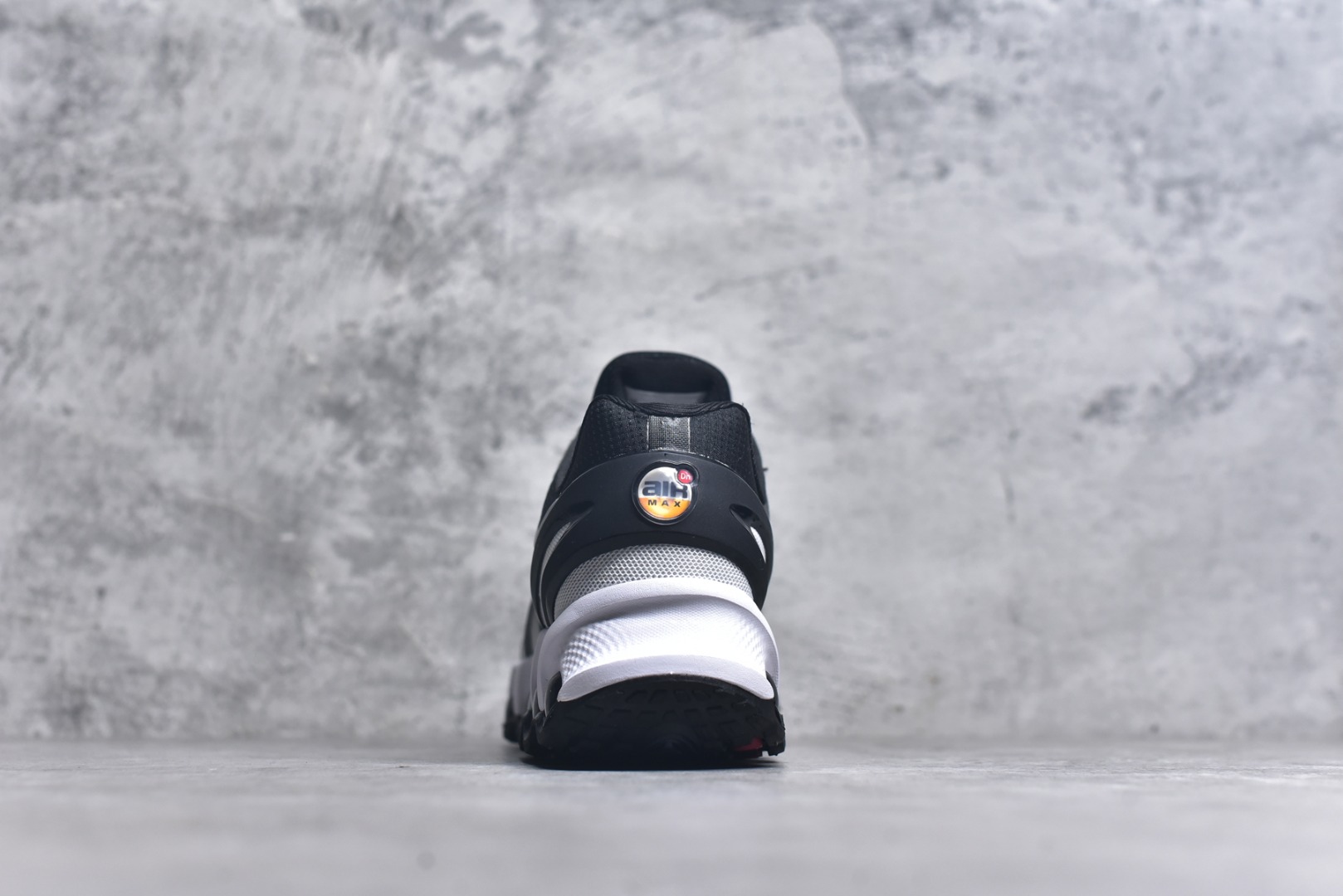 图片[5]-#NK Air Max Dn8 气垫跑鞋 HF5509-002 全新鞋款在同侧采用了圆柱仓式的设计，不仅有防滑耐磨性功能，还搭配了周围一圈柔软的泡棉材质，提供全新的复合脚感八成还是泡棉脚感 尺码：36 37 38 39 40 41 42 43 44 45-选品中心